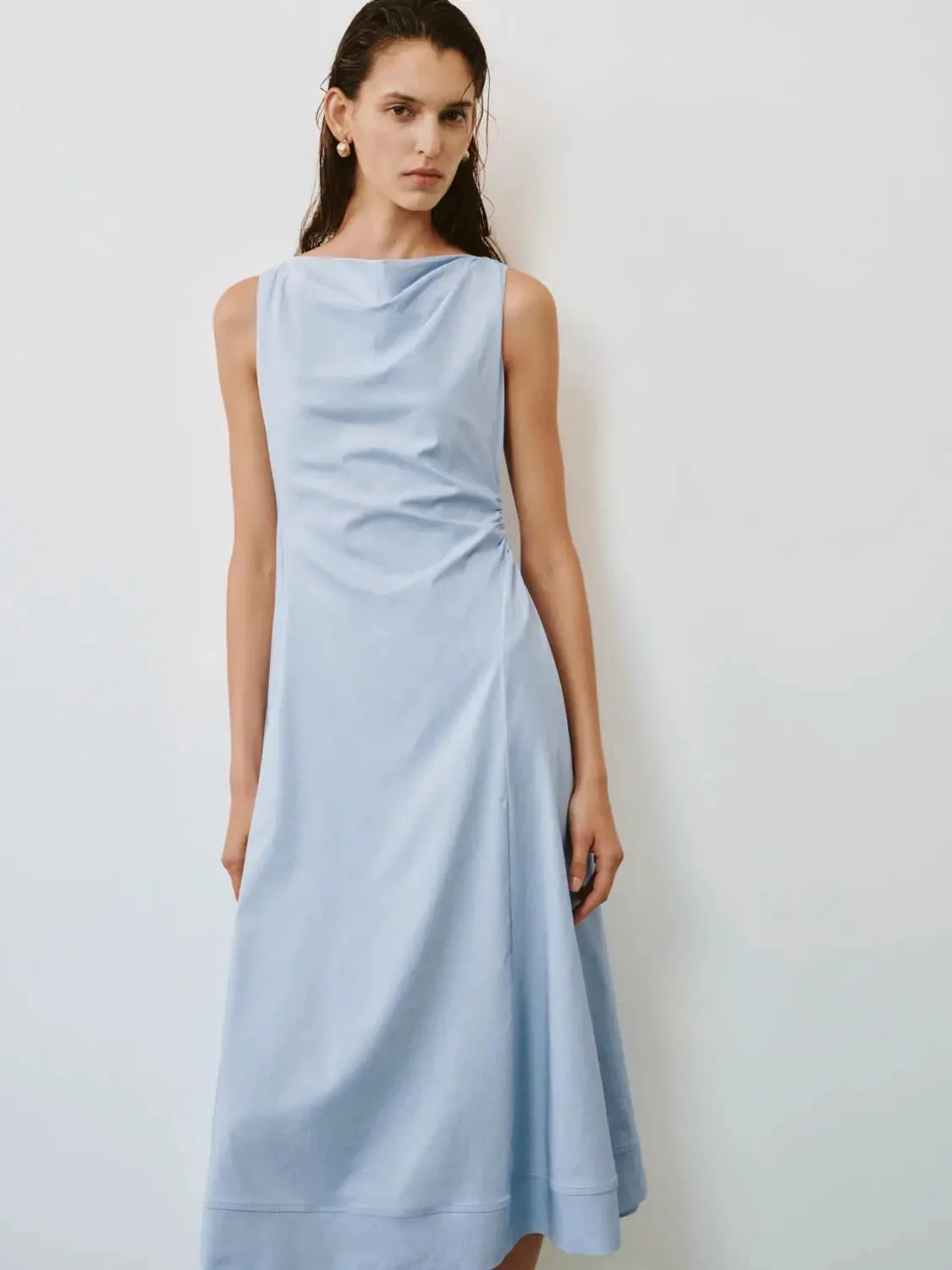 11845-cowl-neck-sleeveless-a-line-midi-dress-with-silhouette-dress-5.webp Cowl Neck Sleeveless A Line Midi Dress With Silhouette Dress