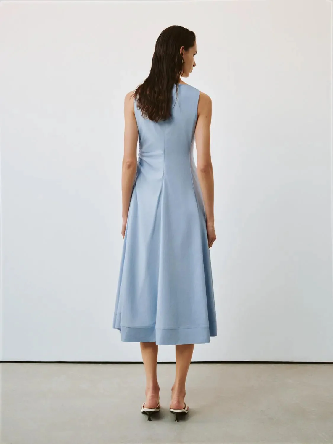 11845-cowl-neck-sleeveless-a-line-midi-dress-with-silhouette-dress-6.webp Cowl Neck Sleeveless A Line Midi Dress With Silhouette Dress