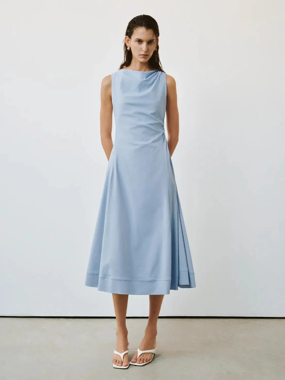11845-cowl-neck-sleeveless-a-line-midi-dress-with-silhouette-dress-9.webp Cowl Neck Sleeveless A Line Midi Dress With Silhouette Dress