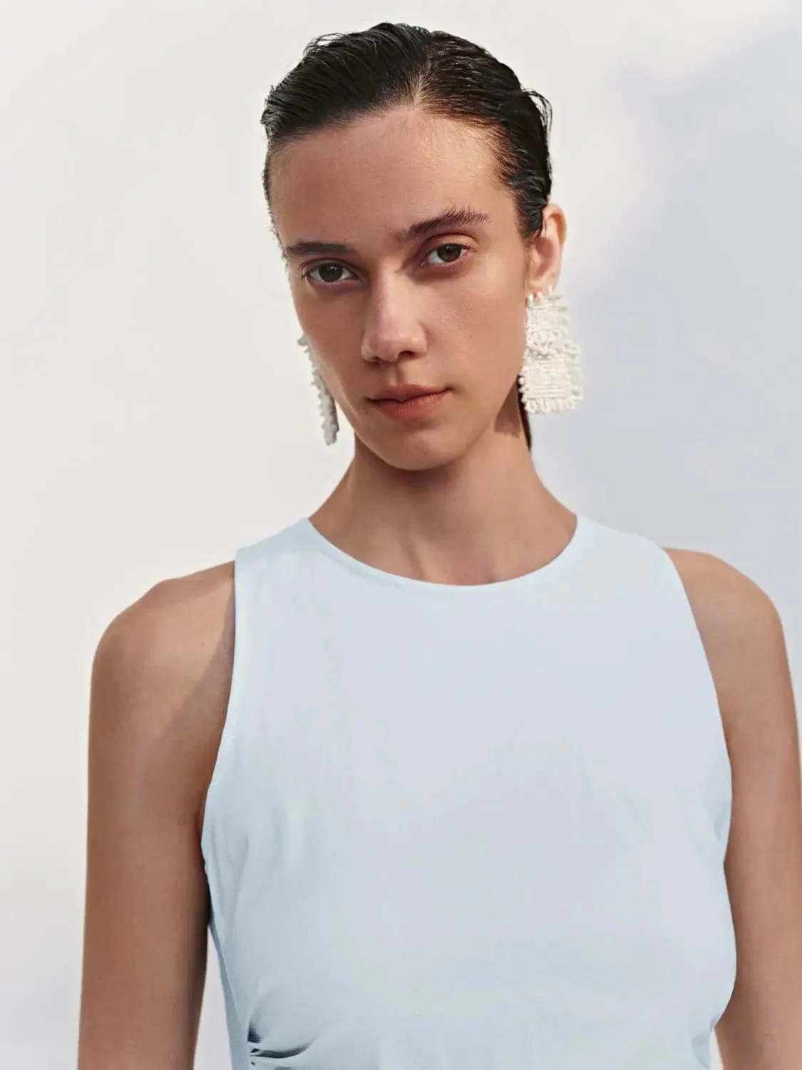 11868-sleeveless-crew-neck-nipped-waist-stretch-midi-dress-3.webp Sleeveless Crew Neck Nipped-Waist Stretch Midi Dress