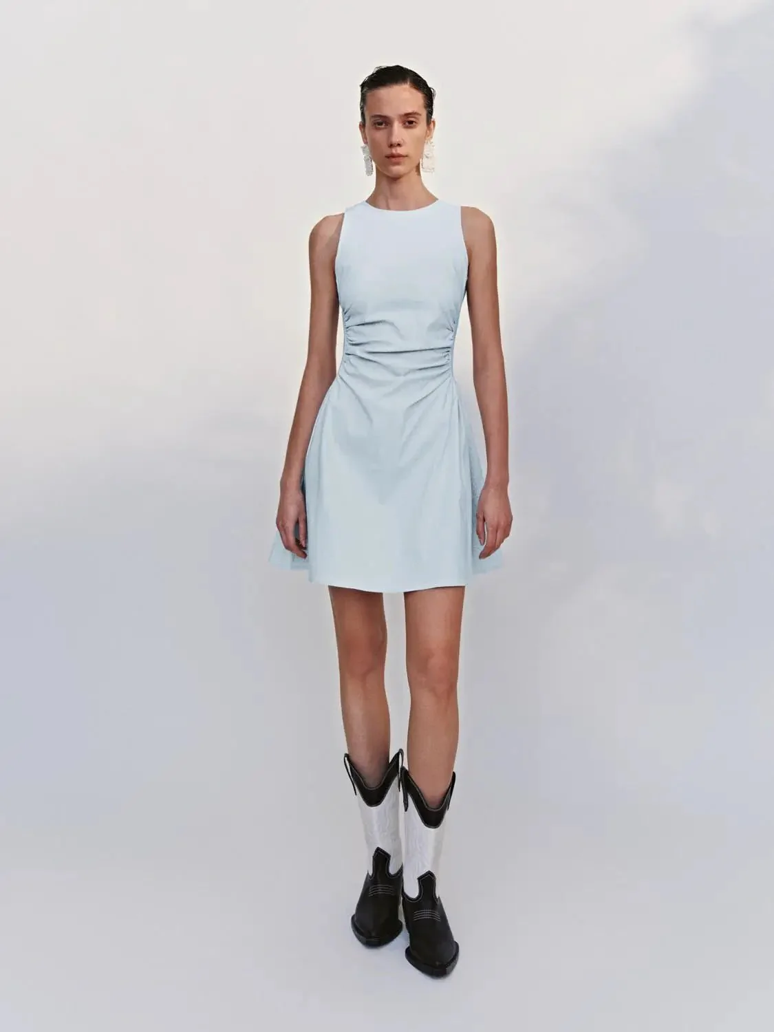 11868-sleeveless-crew-neck-nipped-waist-stretch-midi-dress-4.webp Sleeveless Crew Neck Nipped-Waist Stretch Midi Dress