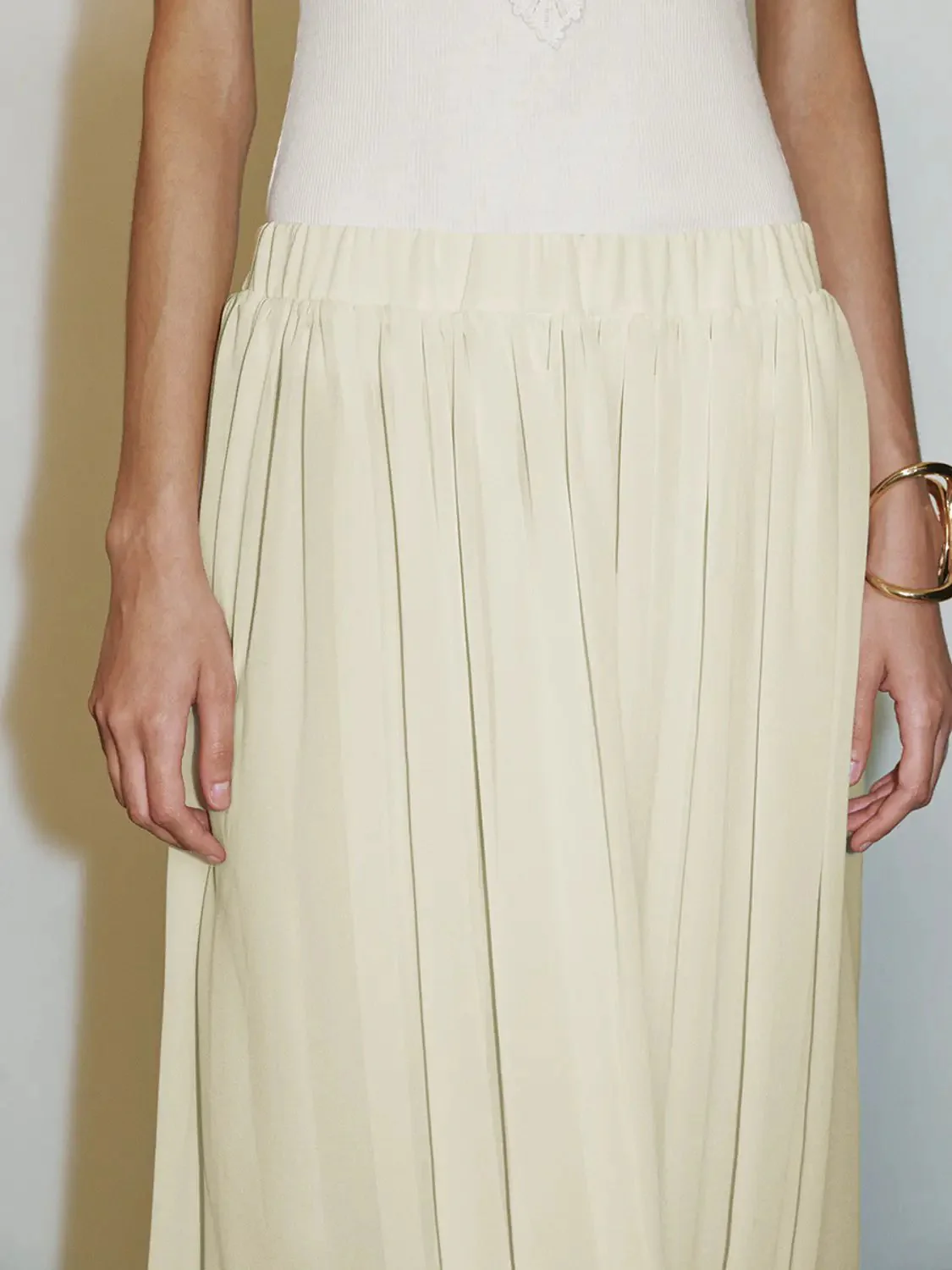 1192-elegant-draped-pleated-maxi-soft-ivory-skirt-4.webp Elegant Draped Pleated Maxi Soft Ivory Skirt