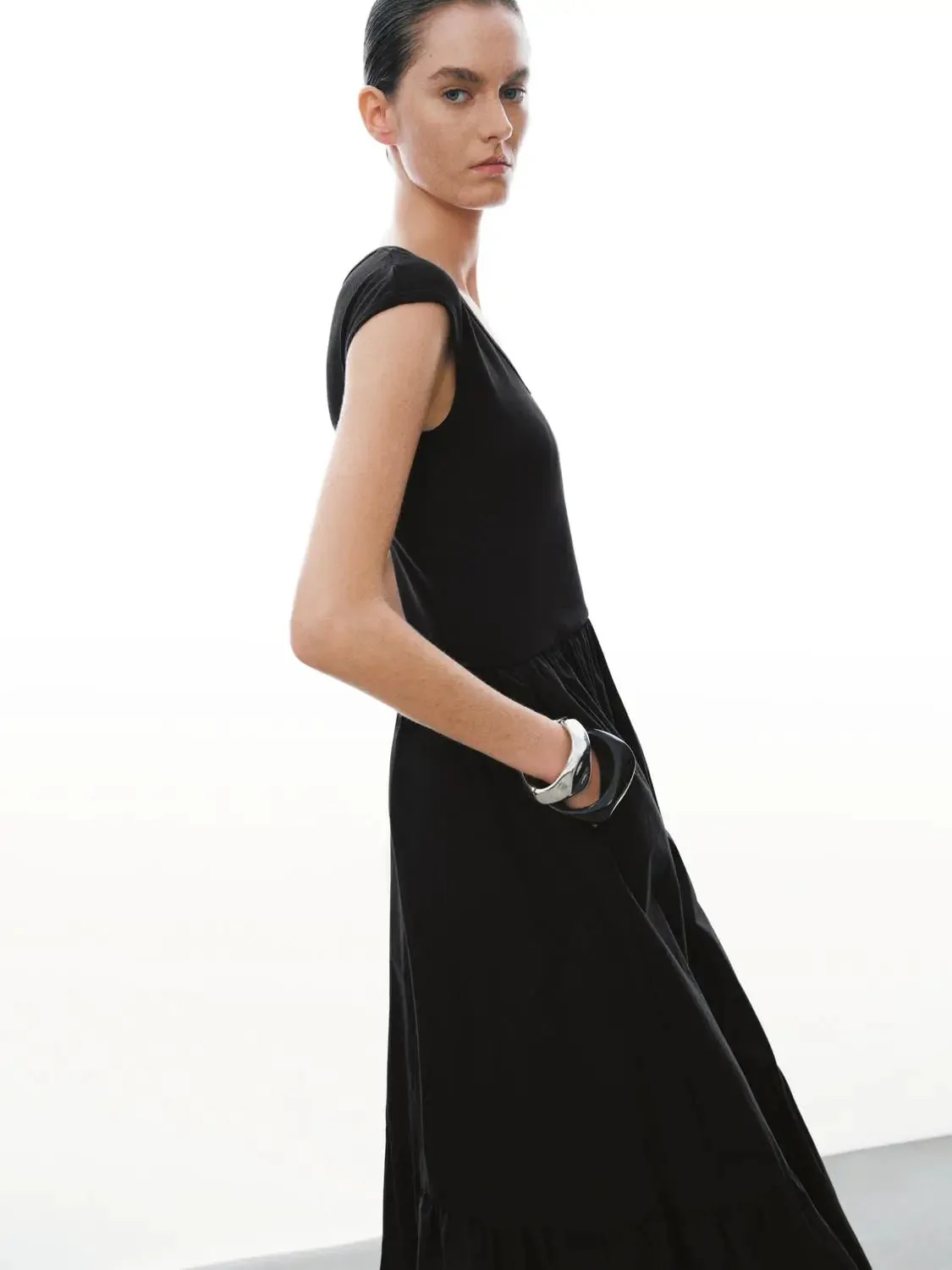 12010-cotton-blend-v-neck-sleeveless-a-line-maxi-dresses-2.webp Cotton Blend V-Neck Sleeveless A-Line Maxi Dresses