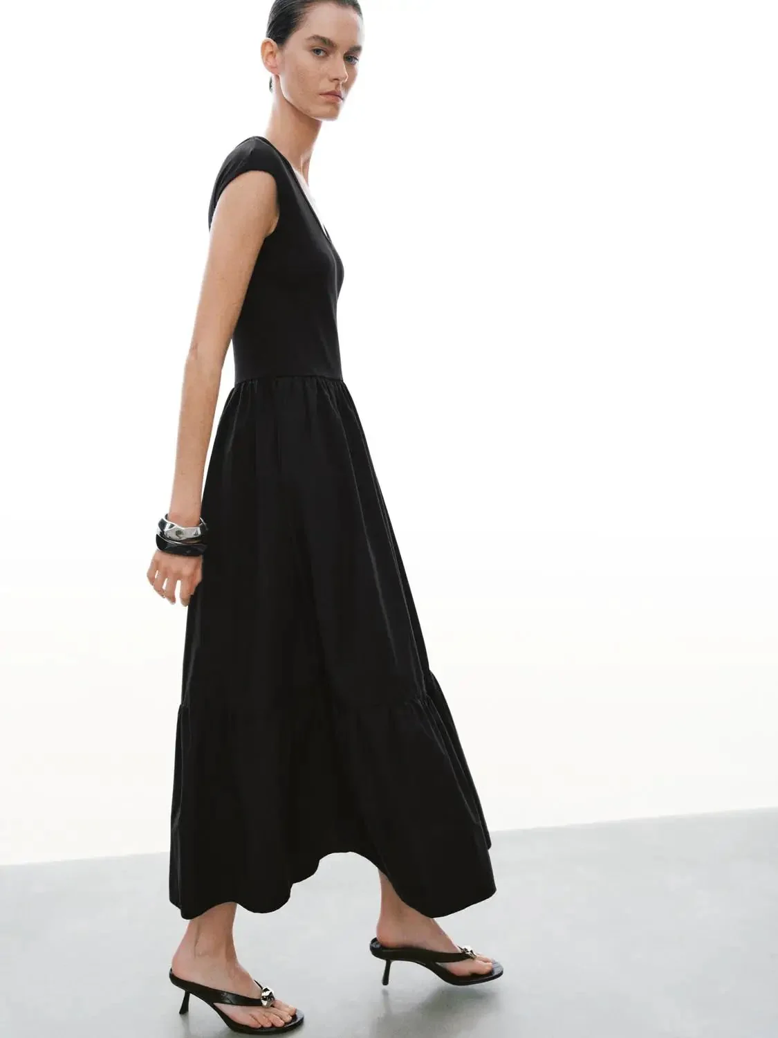 12010-cotton-blend-v-neck-sleeveless-a-line-maxi-dresses-4.webp Cotton Blend V-Neck Sleeveless A-Line Maxi Dresses