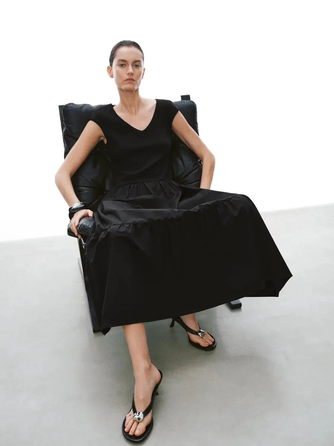 12010-cotton-blend-v-neck-sleeveless-a-line-maxi-dresses-5.webp Cotton Blend V-Neck Sleeveless A-Line Maxi Dresses