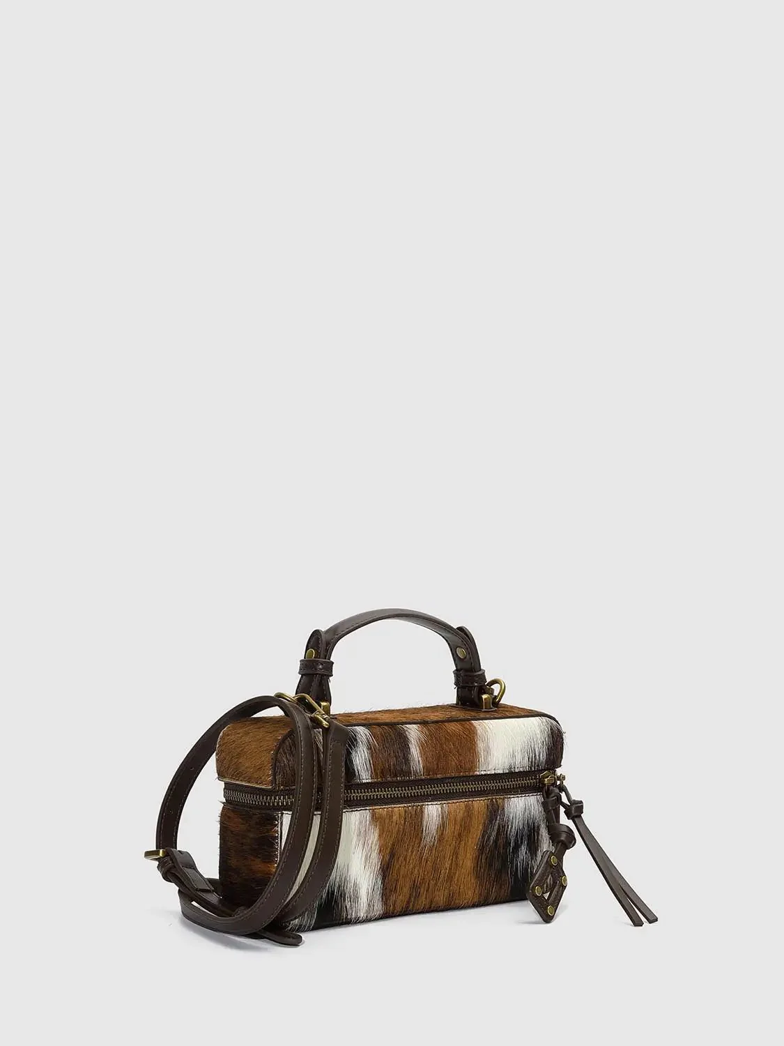 1203-fluffy-bovine-fur-handle-bag-with-zipper-shoulder-bag-4.webp Fluffy Bovine Fur Handle Bag With Zipper Shoulder Bag