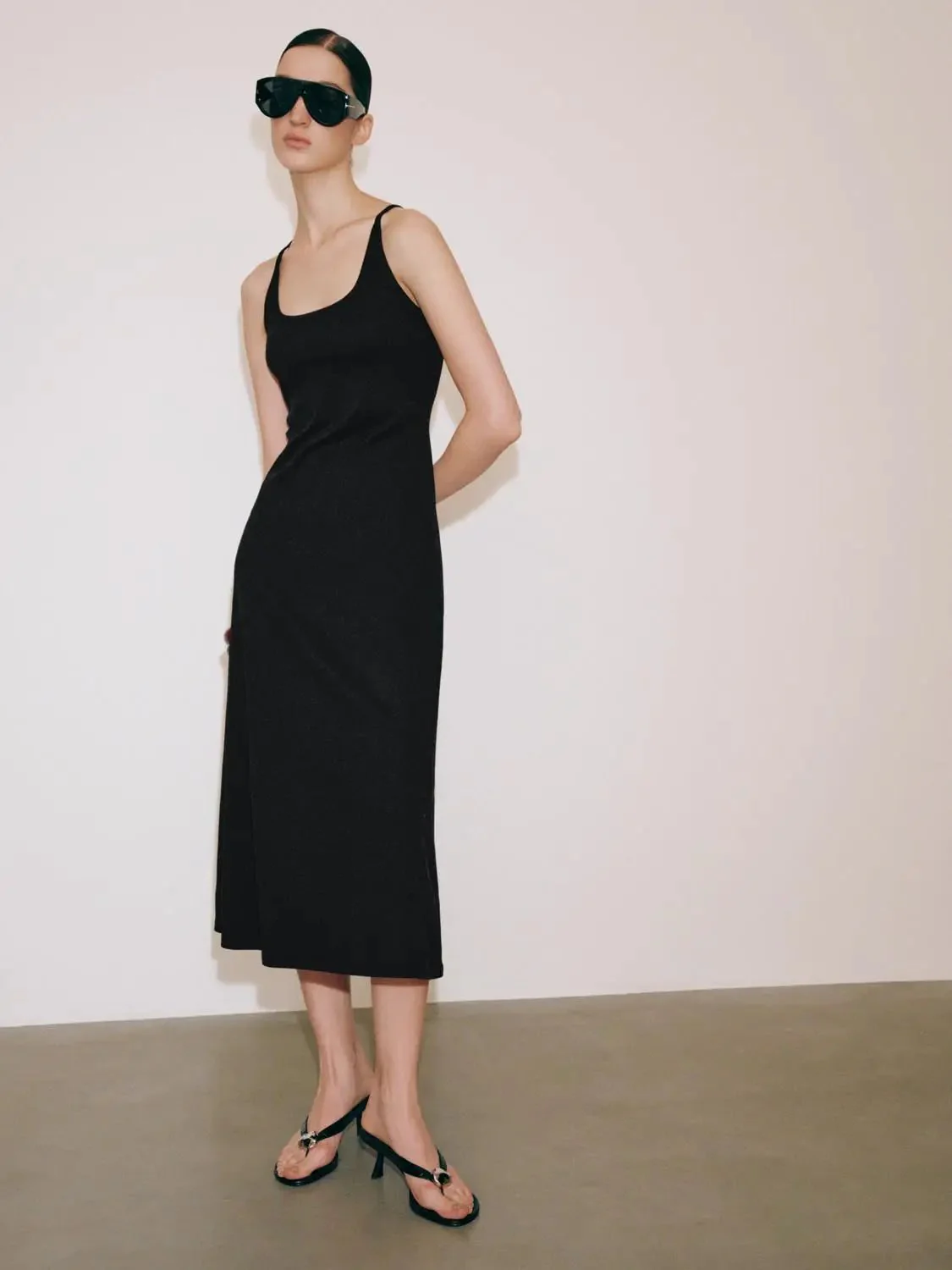 12079-cotton-blend-strappy-u-neck-belted-a-line-maxi-dresses-4.webp Cotton Blend Strappy U-Neck Belted A-Line Maxi Dresses