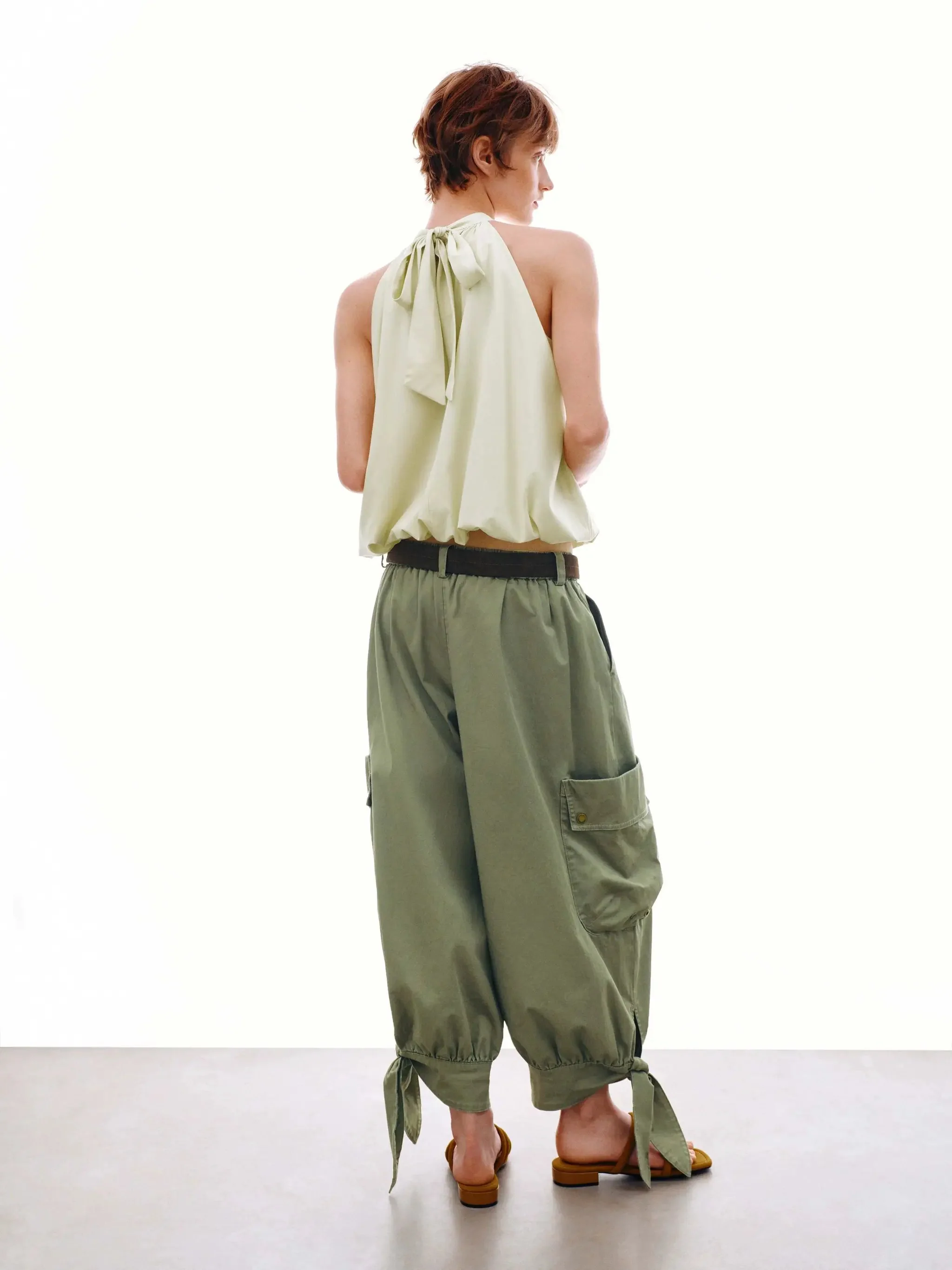 1212-halter-neck-back-tie-viscose-sleeveless-shirt-6.webp Halter Neck Back Tie Viscose Sleeveless Shirt