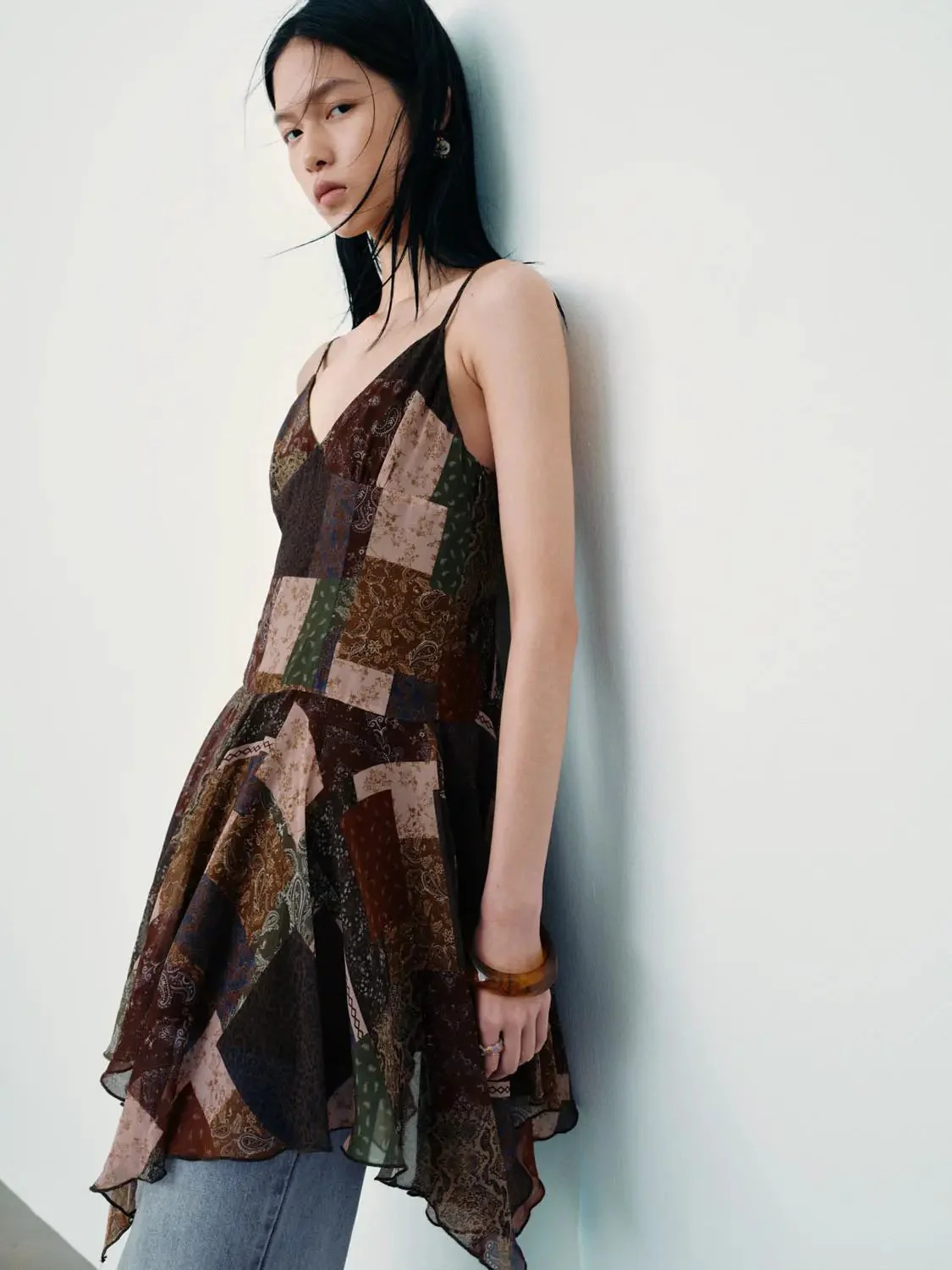 12166-elegant-contrast-patch-strappy-a-line-midi-skirt-2.webp Elegant Contrast Patch Strappy A Line Midi Skirt