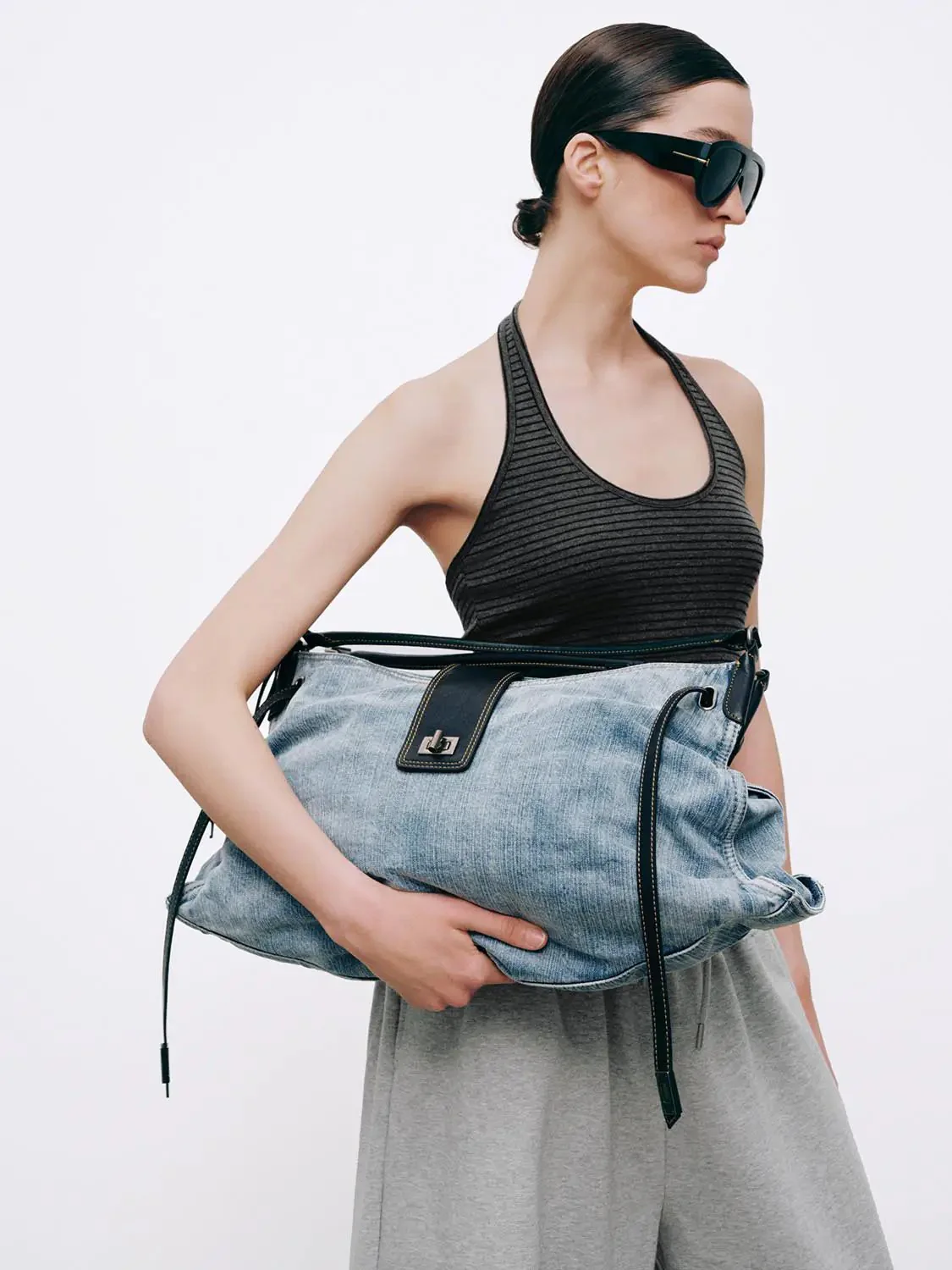 1218-denim-with-leather-trim-and-gradient-details-shoulder-bags-1.webp Denim With Leather Trim And Gradient Details Shoulder Bags