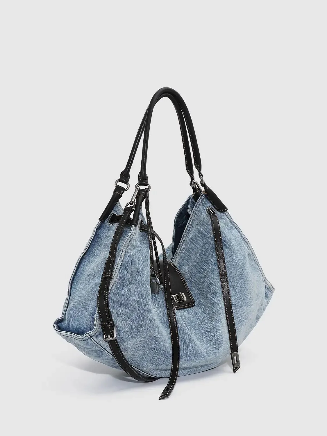 1218-denim-with-leather-trim-and-gradient-details-shoulder-bags-5.webp Denim With Leather Trim And Gradient Details Shoulder Bags