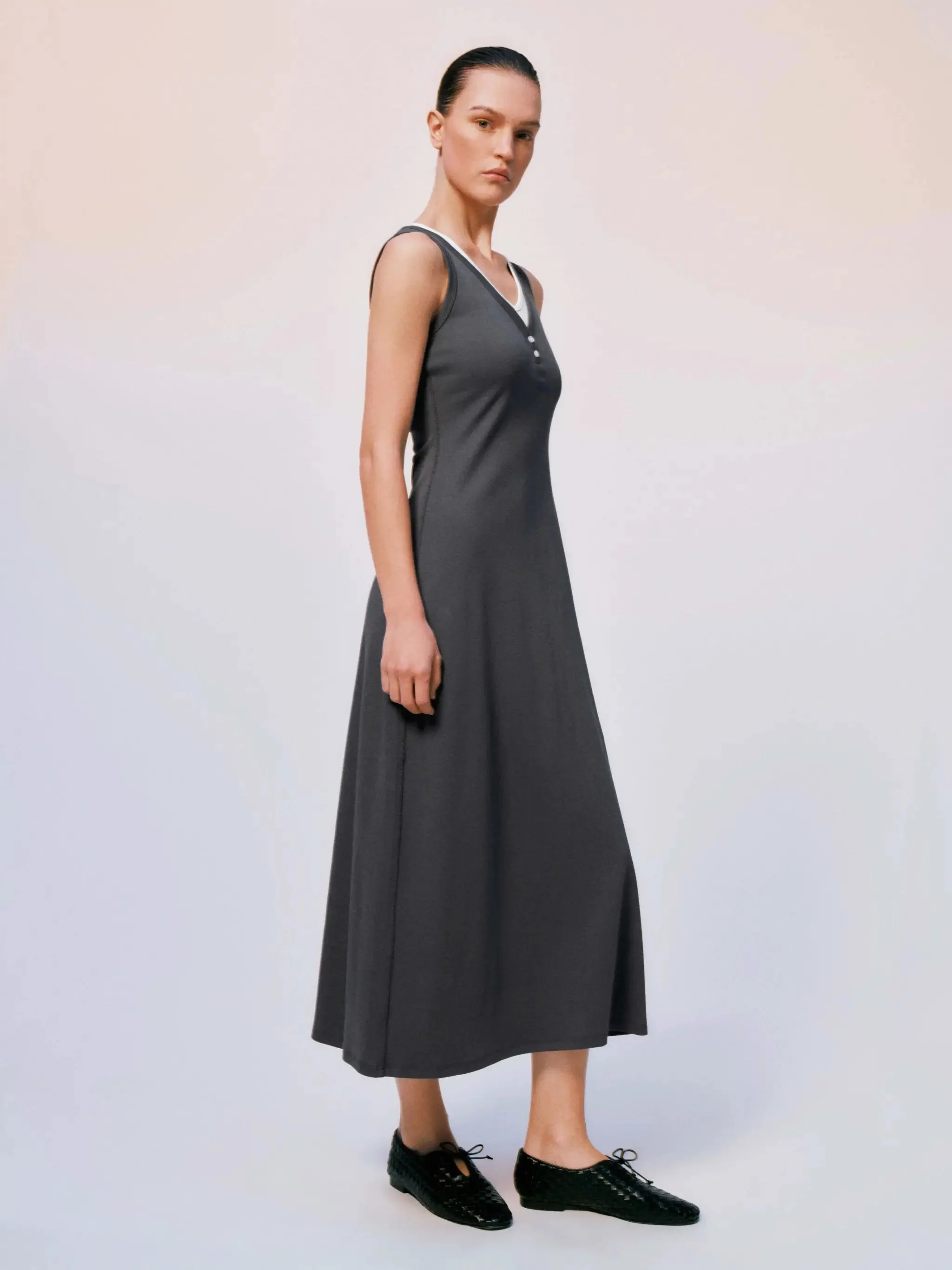 122-navy-sleeveless-a-line-midi-with-white-trim-dress-10.webp Navy Sleeveless A-Line Midi With White Trim Dress