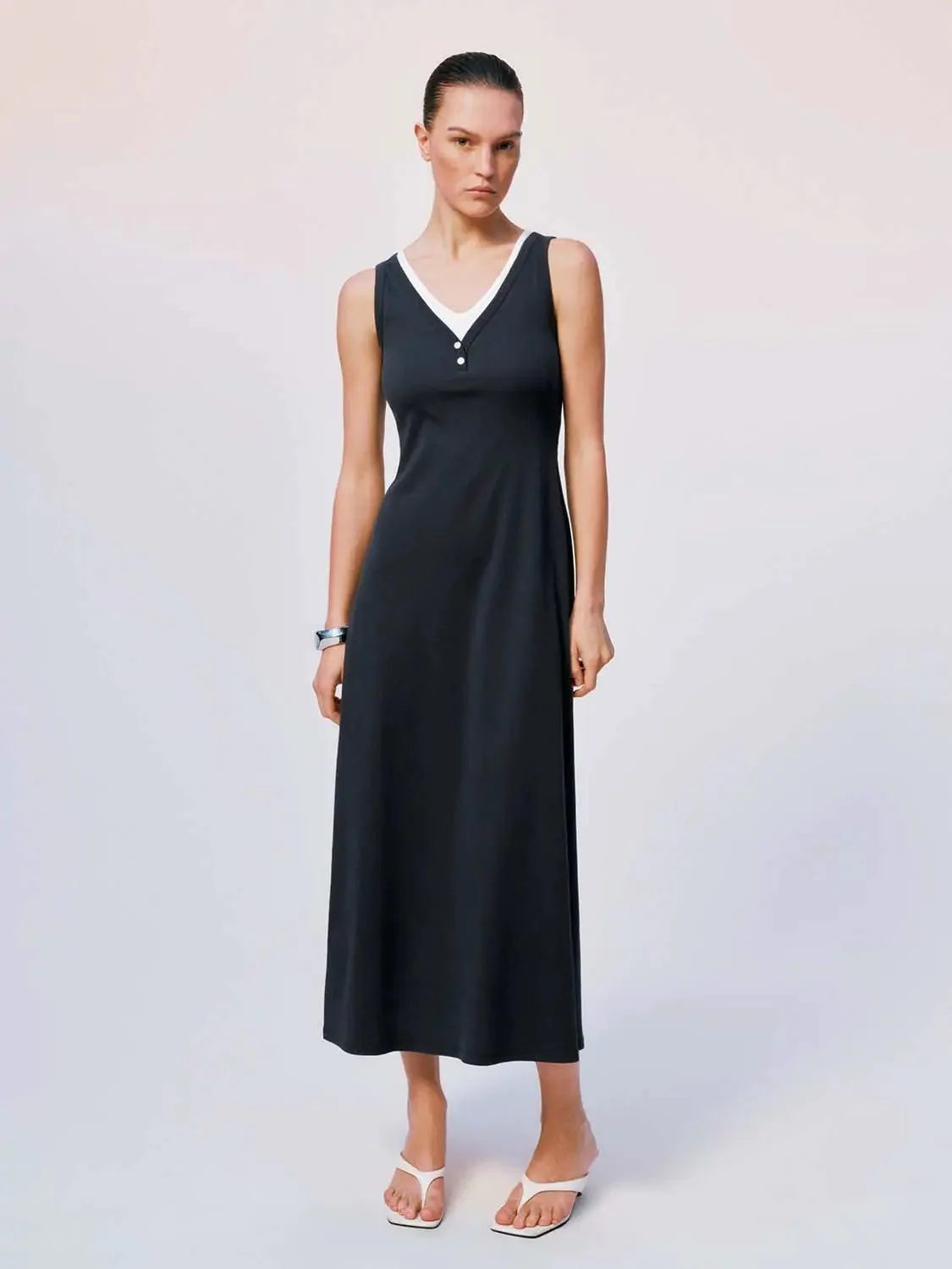 122-navy-sleeveless-a-line-midi-with-white-trim-dress-17.webp Navy Sleeveless A-Line Midi With White Trim Dress