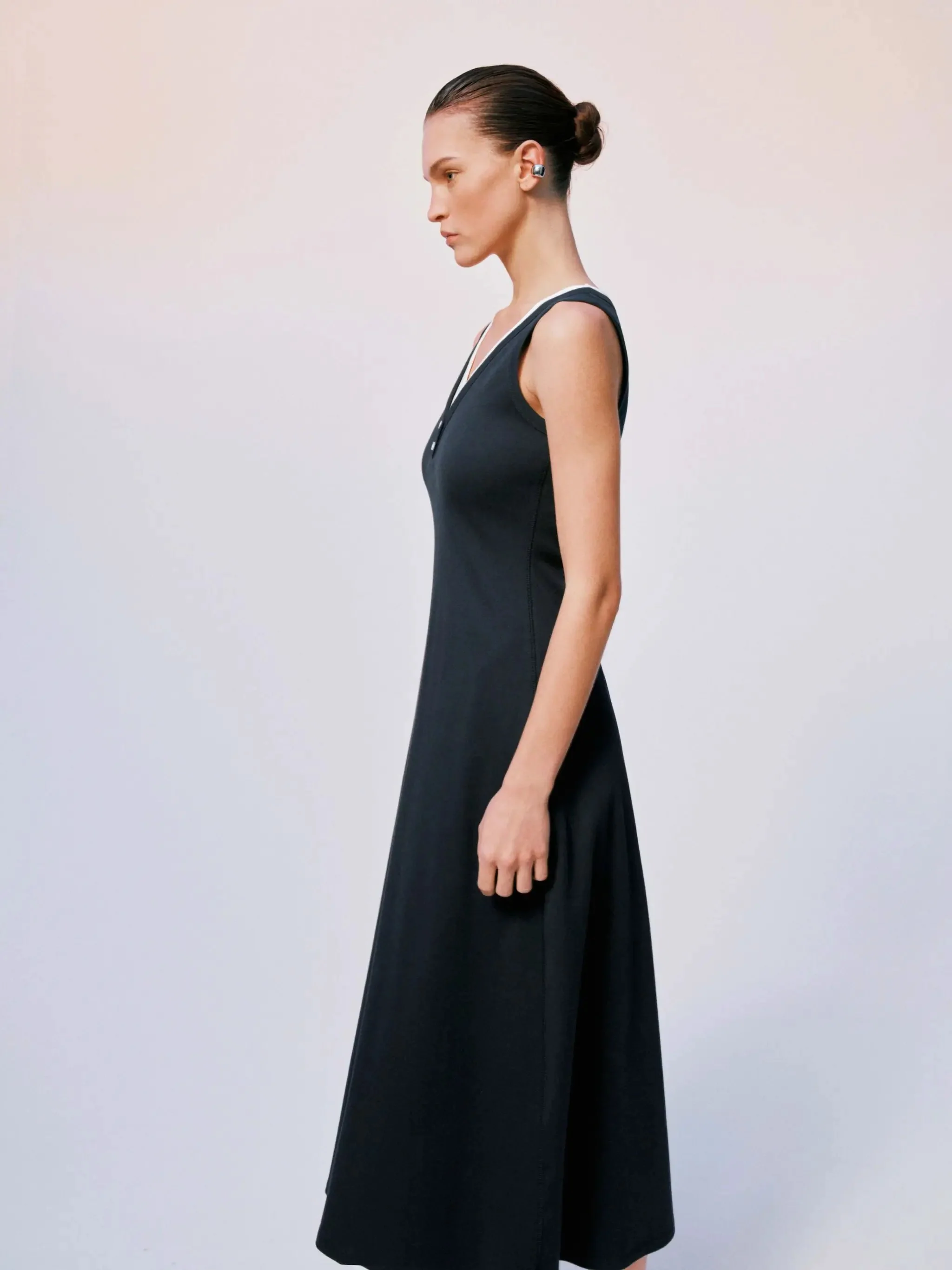122-navy-sleeveless-a-line-midi-with-white-trim-dress-2.webp Navy Sleeveless A-Line Midi With White Trim Dress