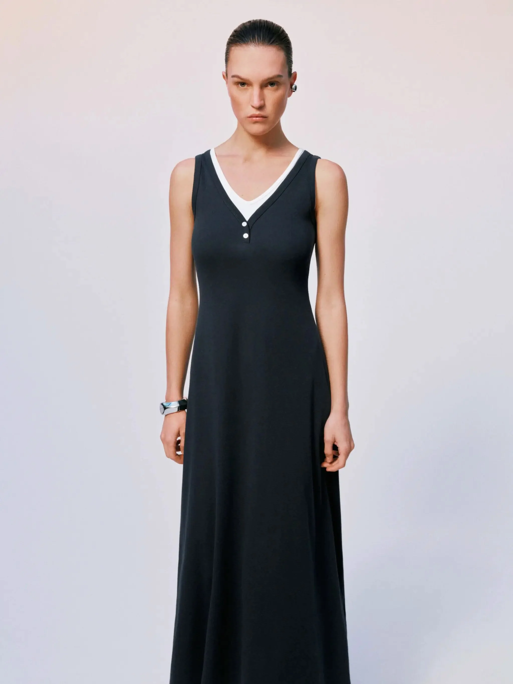 122-navy-sleeveless-a-line-midi-with-white-trim-dress-5.webp Navy Sleeveless A-Line Midi With White Trim Dress