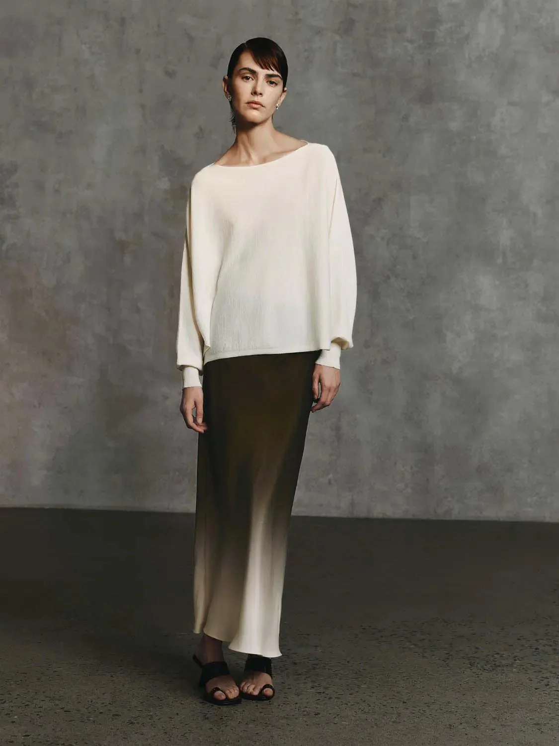1225-ombre-satin-lyocell-viscose-elegant-midi-skirts-4.webp Ombre Satin Lyocell Viscose Elegant Midi Skirts