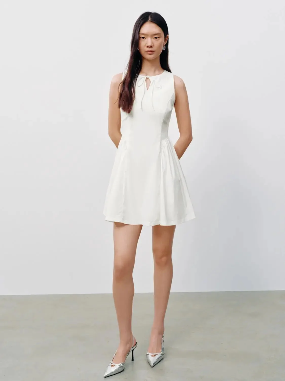 12291-viscose-blend-a-line-sleeveless-tie-neck-dress-5.webp Viscose Blend A Line Sleeveless Tie Neck Dress