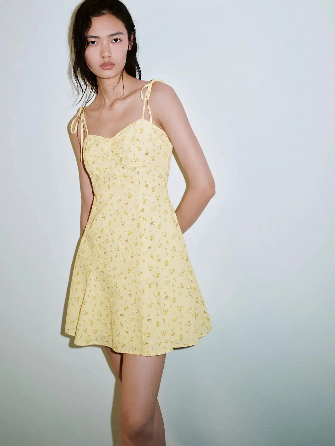 12302-floral-printed-shirring-strappy-cotton-aline-midi-dresses-10.webp Floral Printed Shirring Strappy Cotton Aline Midi Dresses