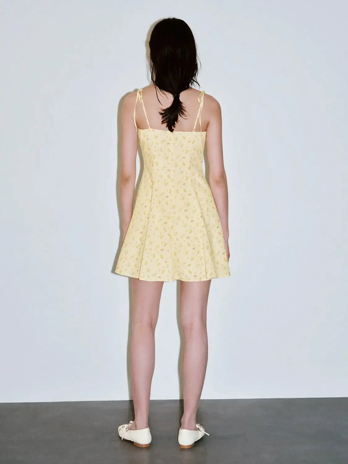 12302-floral-printed-shirring-strappy-cotton-aline-midi-dresses-14.webp Floral Printed Shirring Strappy Cotton Aline Midi Dresses