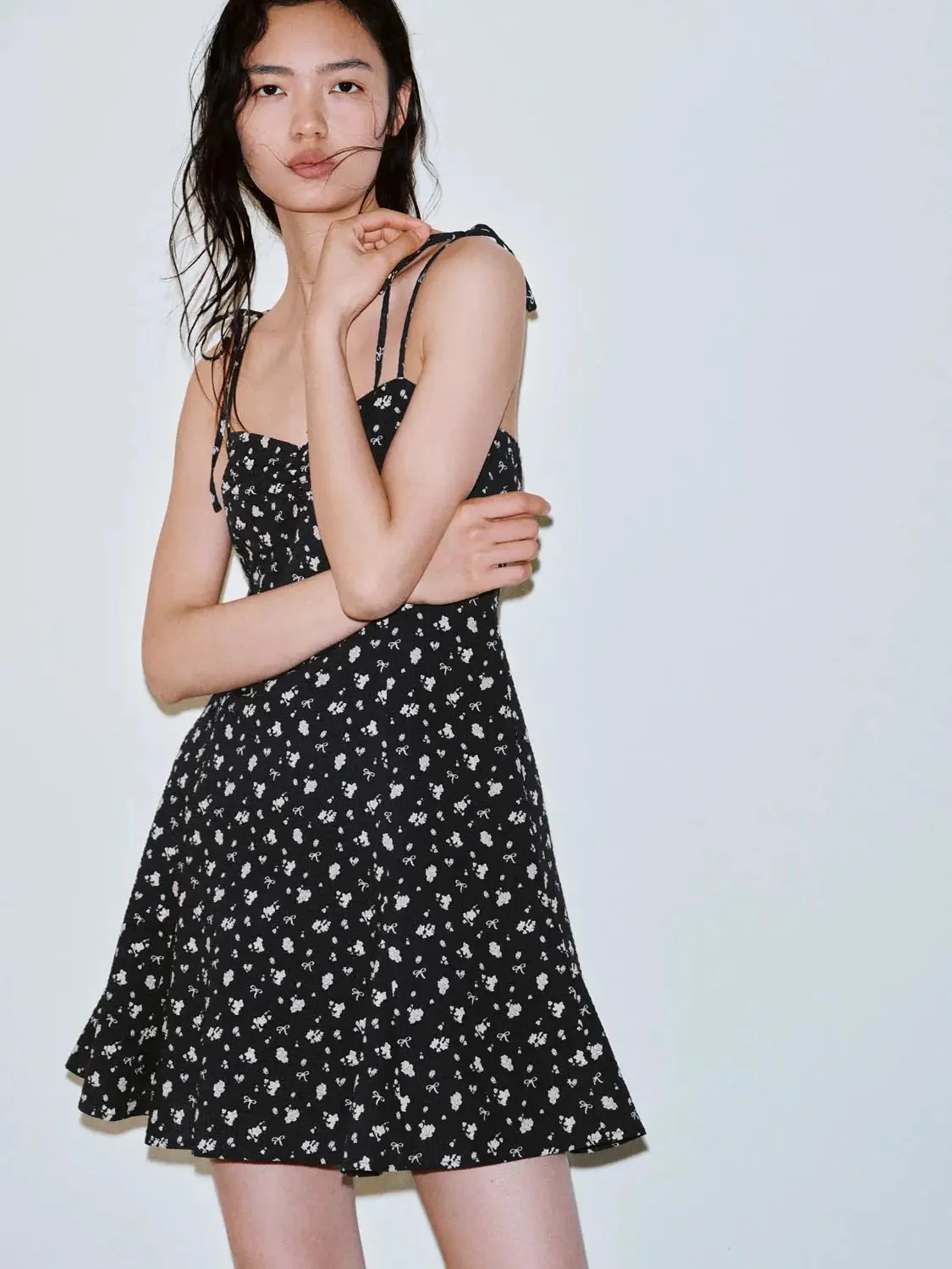 12302-floral-printed-shirring-strappy-cotton-aline-midi-dresses-2.webp Floral Printed Shirring Strappy Cotton Aline Midi Dresses