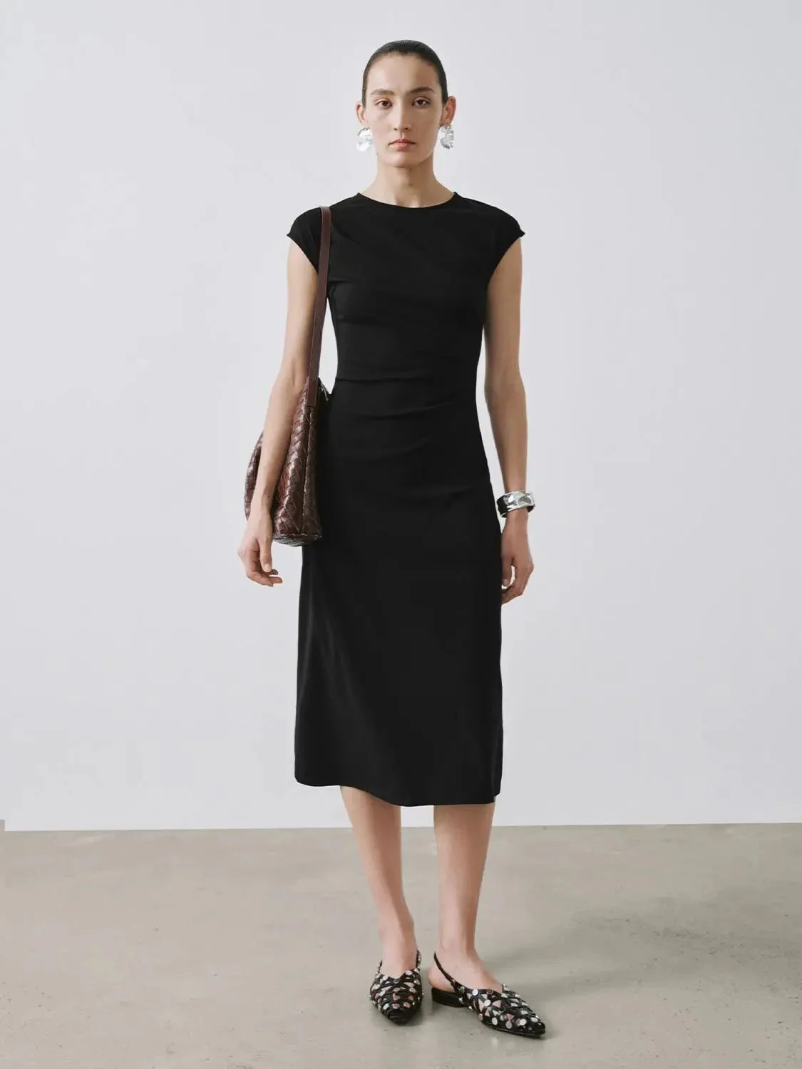 12313-cotton-lyocell-ruched-cap-sleeve-a-line-midi-dresses-1.webp Cotton Lyocell Ruched Cap Sleeve A-Line Midi Dresses