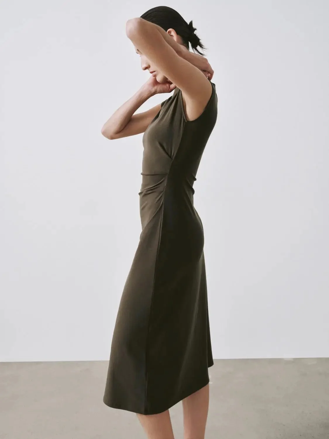 12313-cotton-lyocell-ruched-cap-sleeve-a-line-midi-dresses-10.webp Cotton Lyocell Ruched Cap Sleeve A-Line Midi Dresses