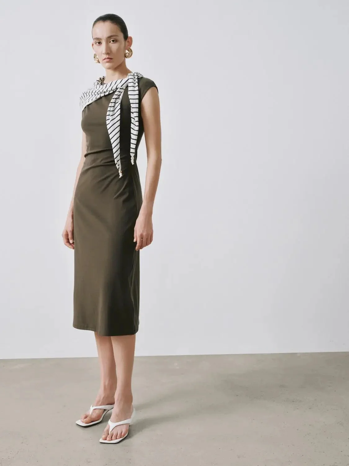 12313-cotton-lyocell-ruched-cap-sleeve-a-line-midi-dresses-12.webp Cotton Lyocell Ruched Cap Sleeve A-Line Midi Dresses