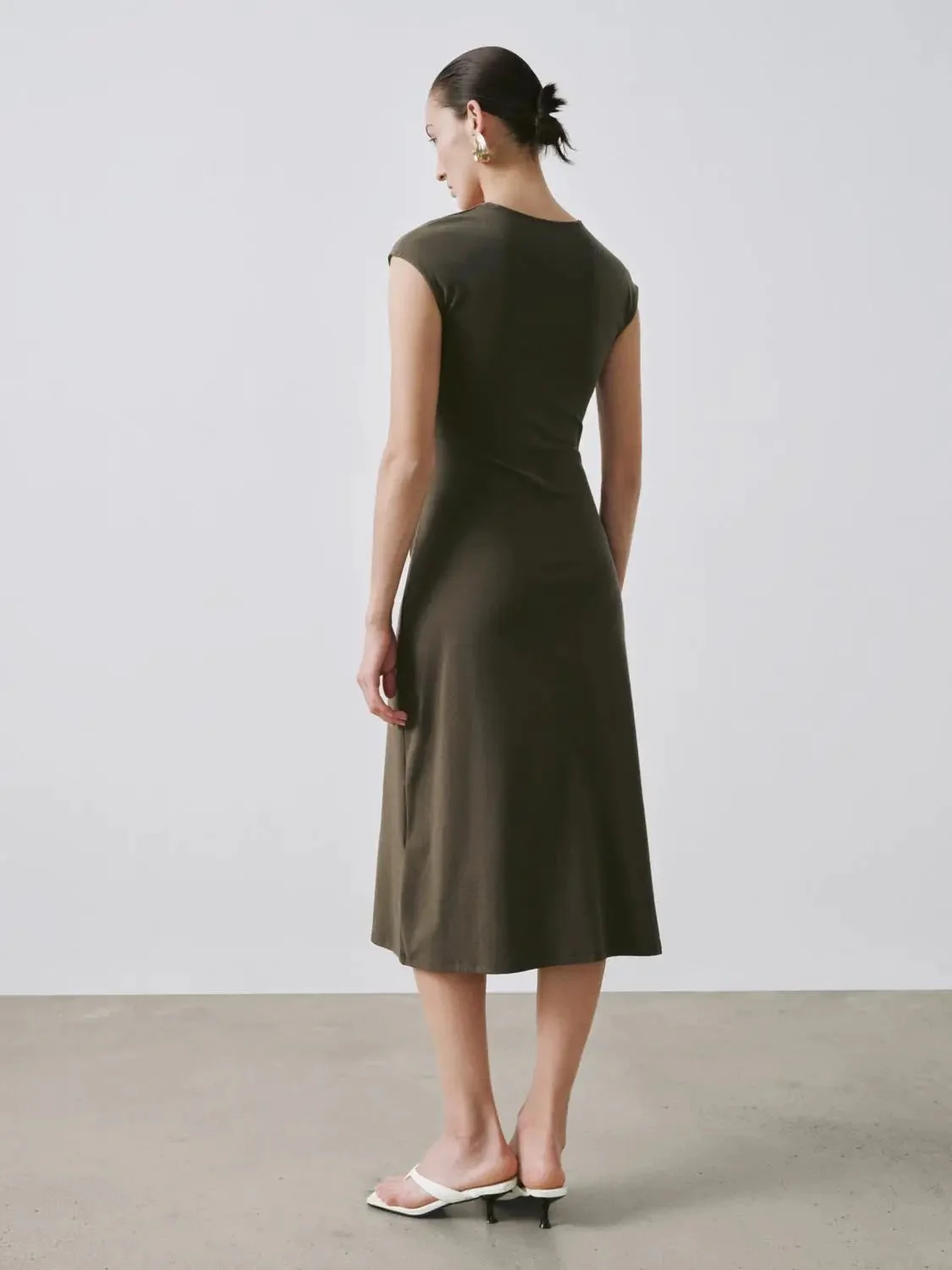 12313-cotton-lyocell-ruched-cap-sleeve-a-line-midi-dresses-14.webp Cotton Lyocell Ruched Cap Sleeve A-Line Midi Dresses