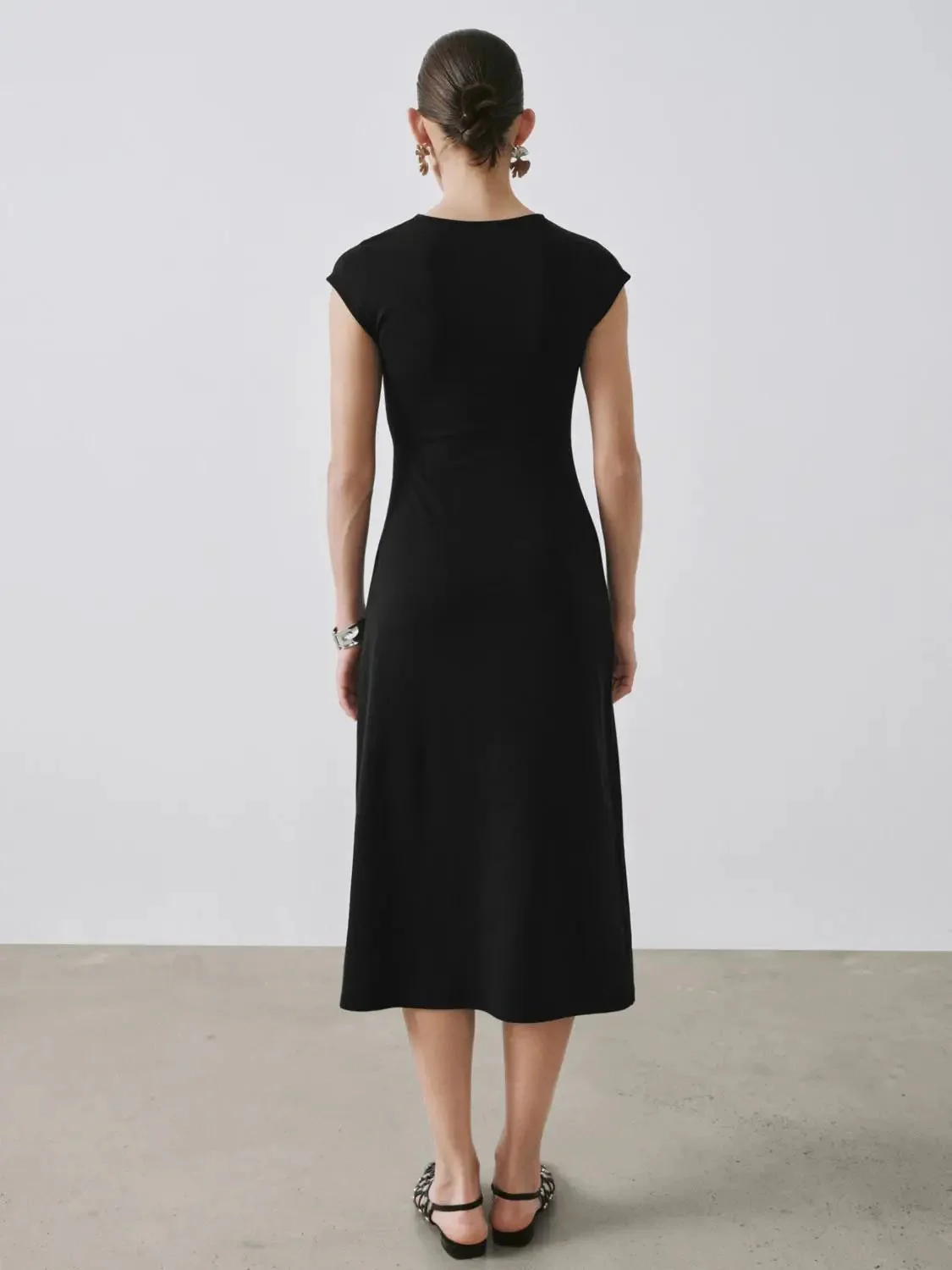 12313-cotton-lyocell-ruched-cap-sleeve-a-line-midi-dresses-6.webp Cotton Lyocell Ruched Cap Sleeve A-Line Midi Dresses