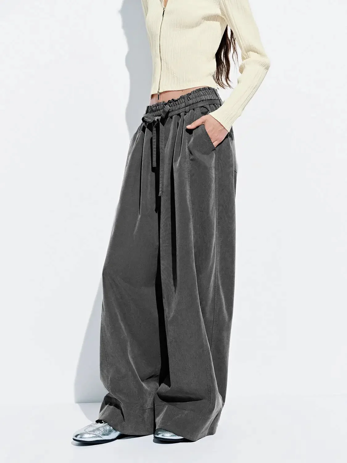1232-effortless-draped-drawstring-wide-leg-pants-3.webp Effortless Draped Drawstring Wide Leg Pants