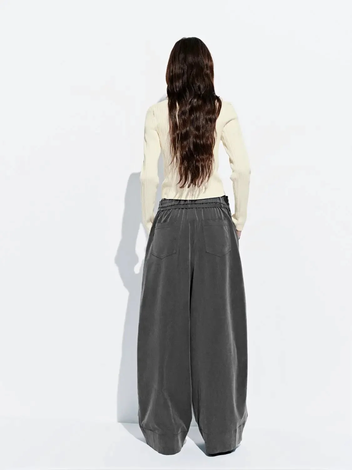 1232-effortless-draped-drawstring-wide-leg-pants-4.webp Effortless Draped Drawstring Wide Leg Pants