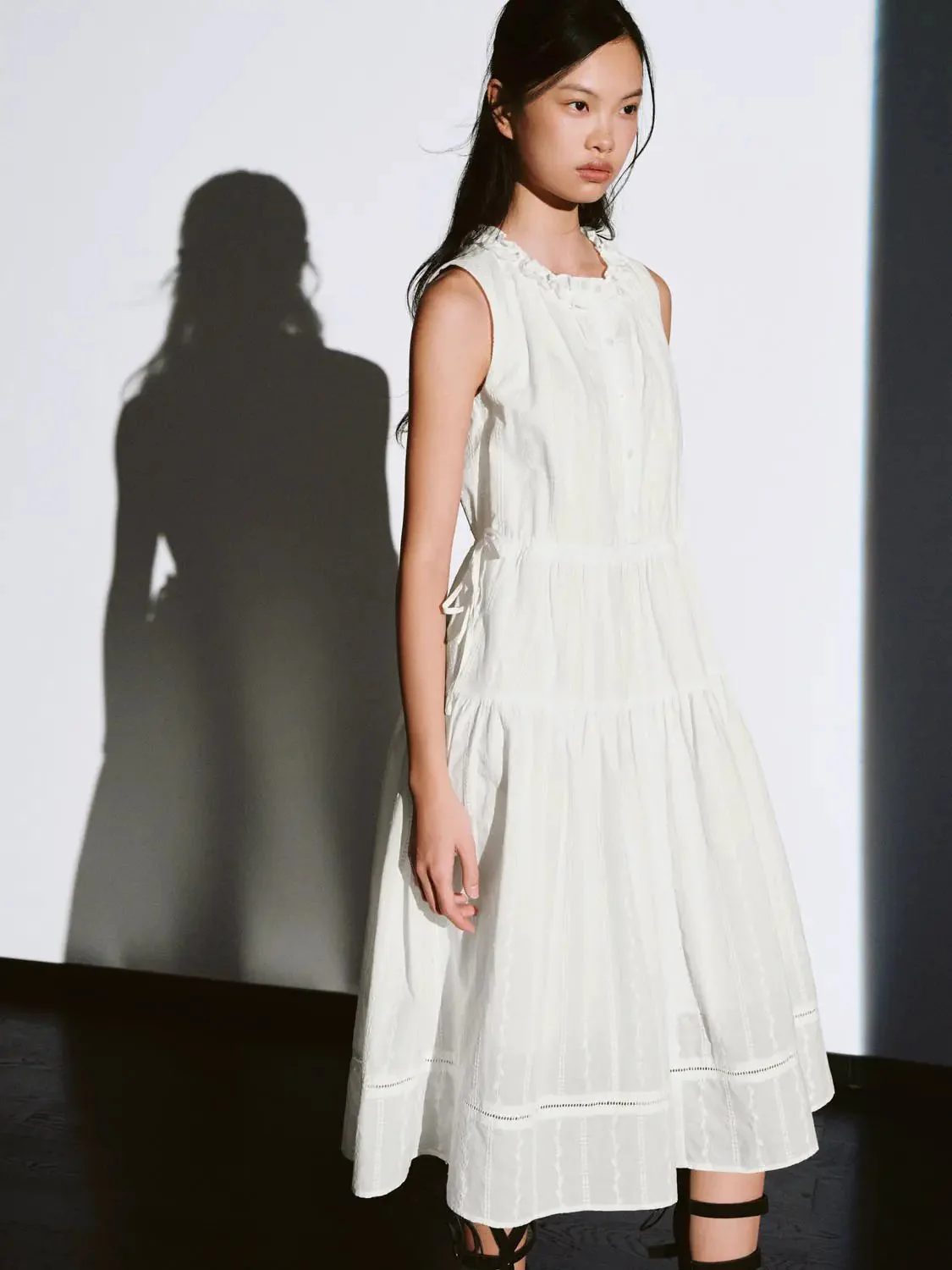 12348-cotton-frill-neck-sleeveless-tiered-a-line-midi-dresses-5.webp Cotton Frill Neck Sleeveless Tiered A Line Midi Dresses