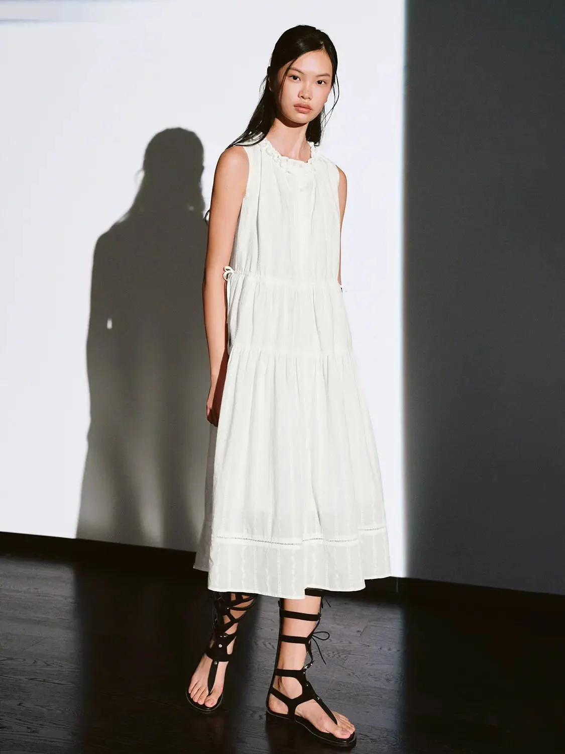 12348-cotton-frill-neck-sleeveless-tiered-a-line-midi-dresses-9.webp Cotton Frill Neck Sleeveless Tiered A Line Midi Dresses