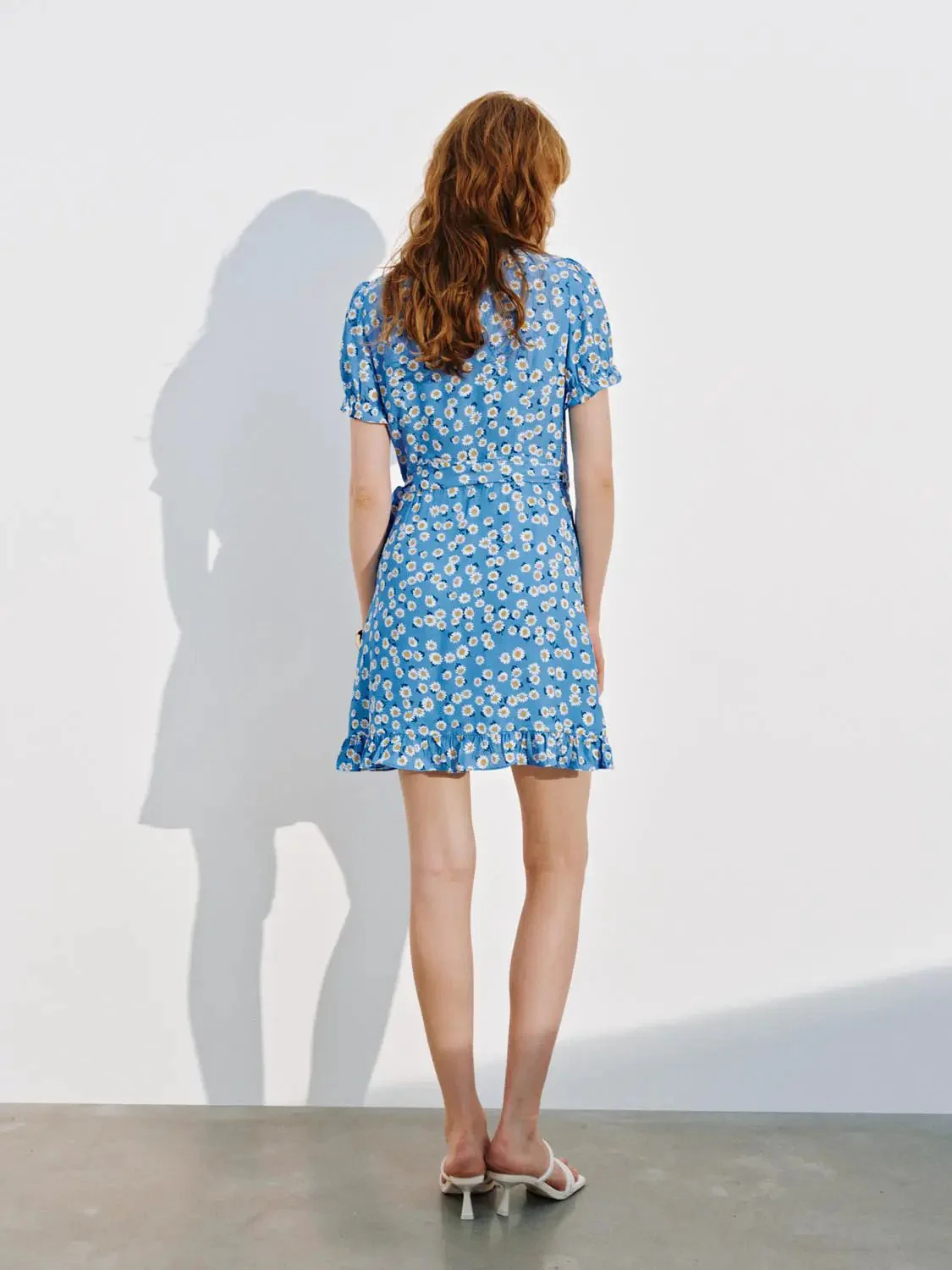 12360-viscose-daisy-print-v-neck-puff-sleeve-a-line-midi-dresses-6.webp Viscose Daisy Print V-Neck Puff Sleeve A-Line Midi Dresses