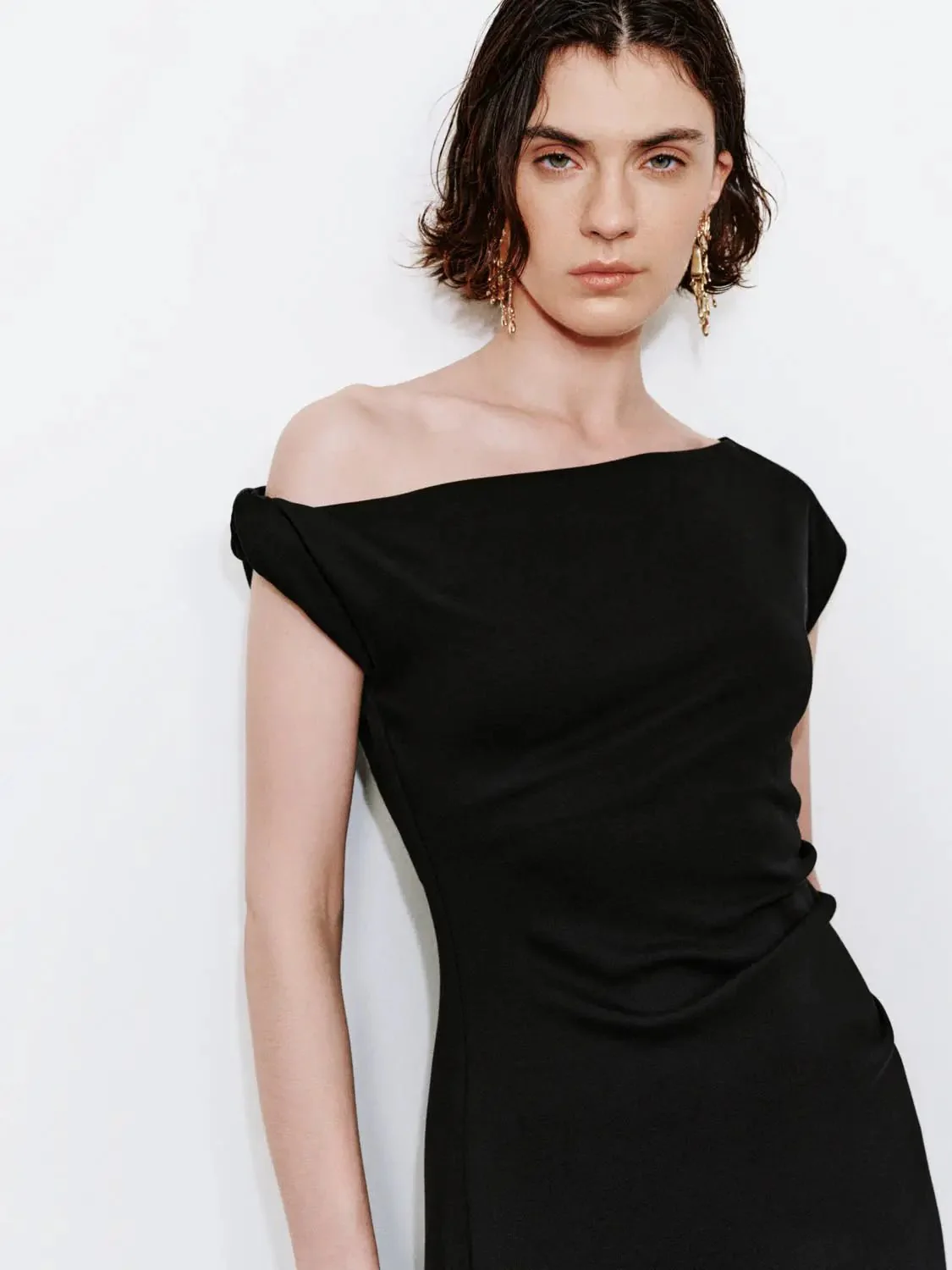 12378-cotton-lyocell-wool-blend-asymmetric-ruched-midi-dress-3.webp Cotton Lyocell Wool Blend Asymmetric Ruched Midi Dress