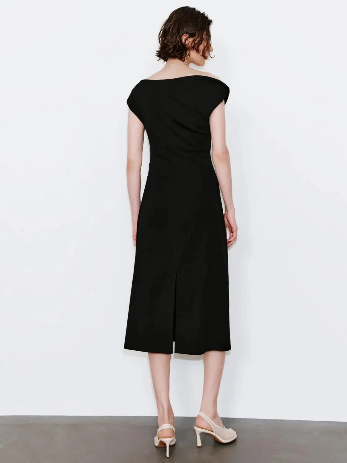 12378-cotton-lyocell-wool-blend-asymmetric-ruched-midi-dress-6.webp Cotton Lyocell Wool Blend Asymmetric Ruched Midi Dress