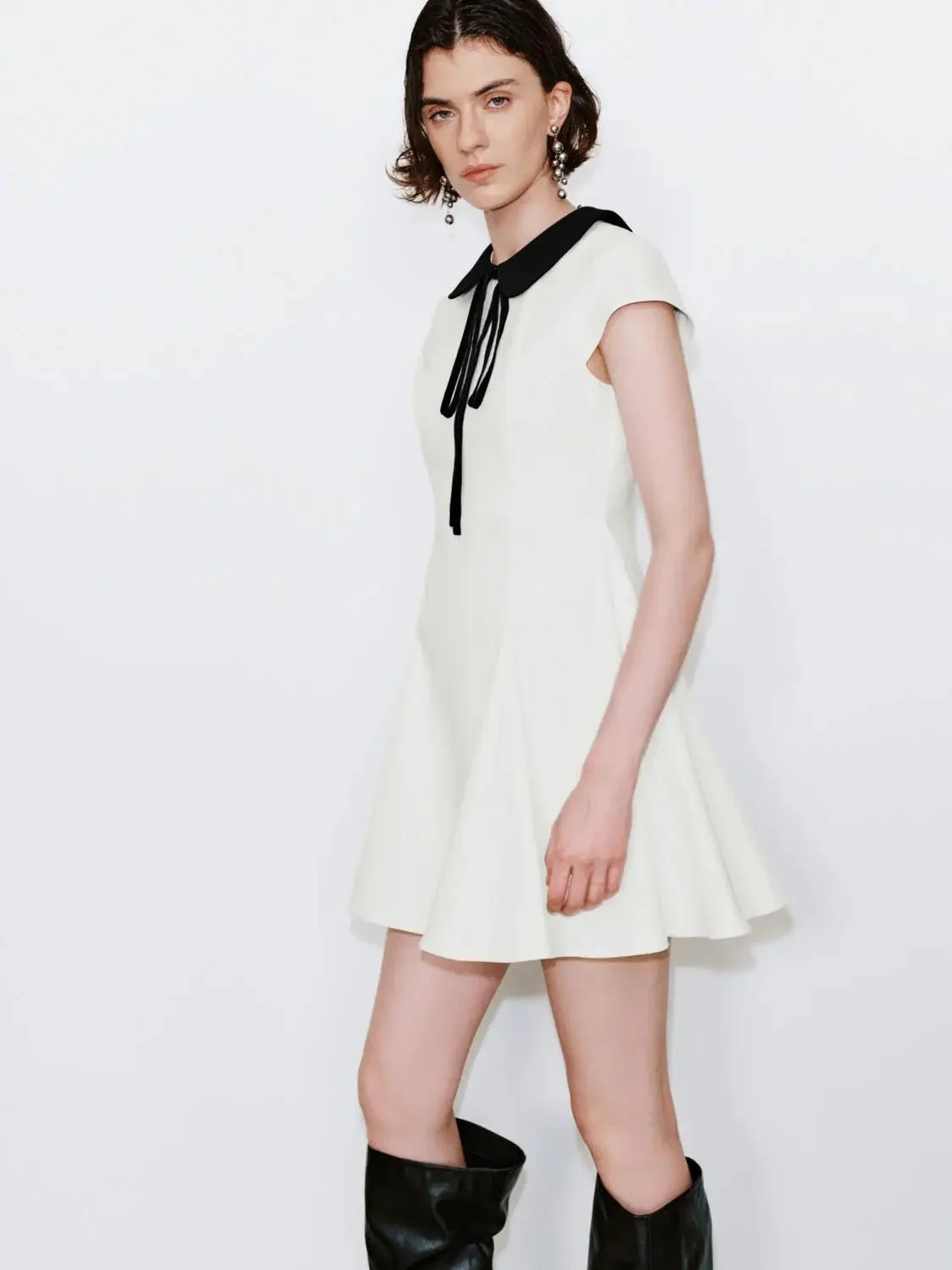 Contrast Collar Seamed Nipped Waist A-Line Midi Dress