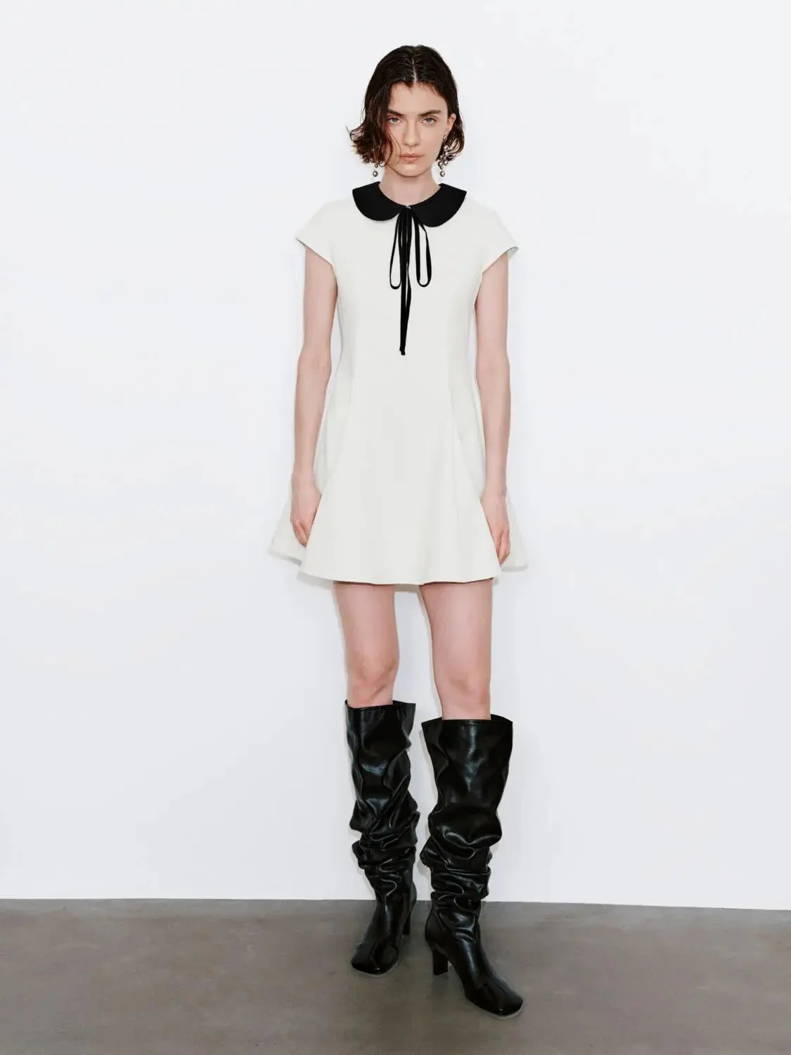 Contrast Collar Seamed Nipped Waist A-Line Midi Dress