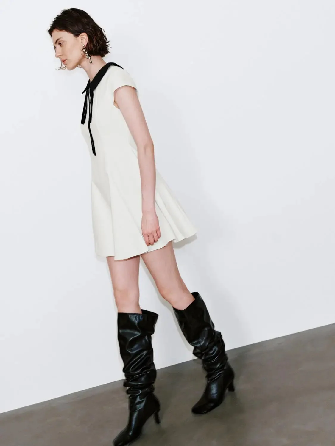Contrast Collar Seamed Nipped Waist A-Line Midi Dress