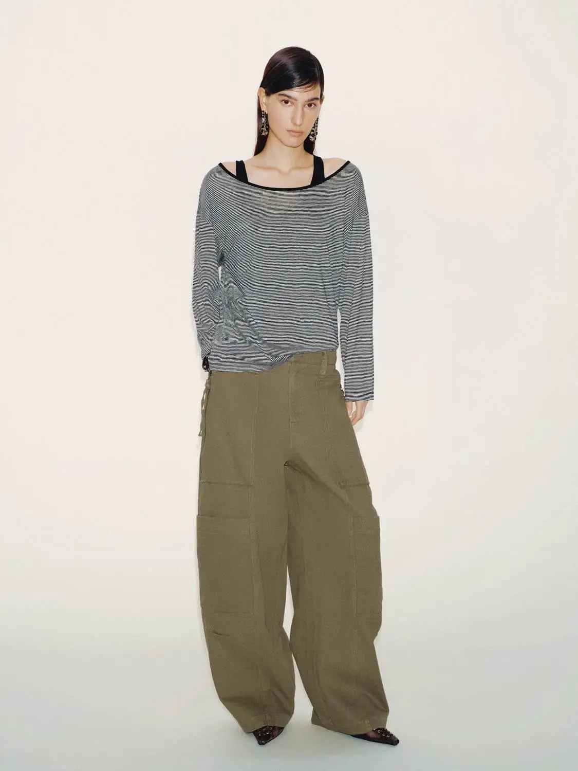 1243-oversized-cotton-cargo-tapered-cargo-pockets-pants-6.webp Oversized Cotton Cargo Tapered Cargo Pockets Pants