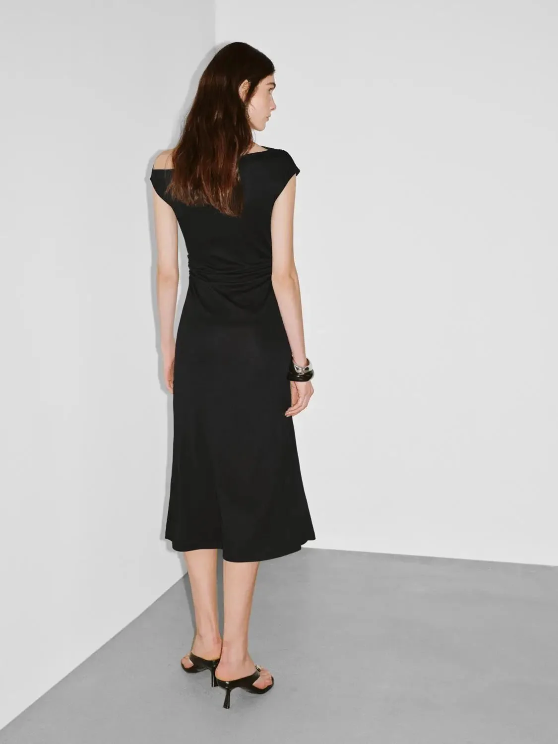 12473-asymmetric-one-shoulder-ruched-midi-dress-6.webp Asymmetric One Shoulder Ruched Midi Dress