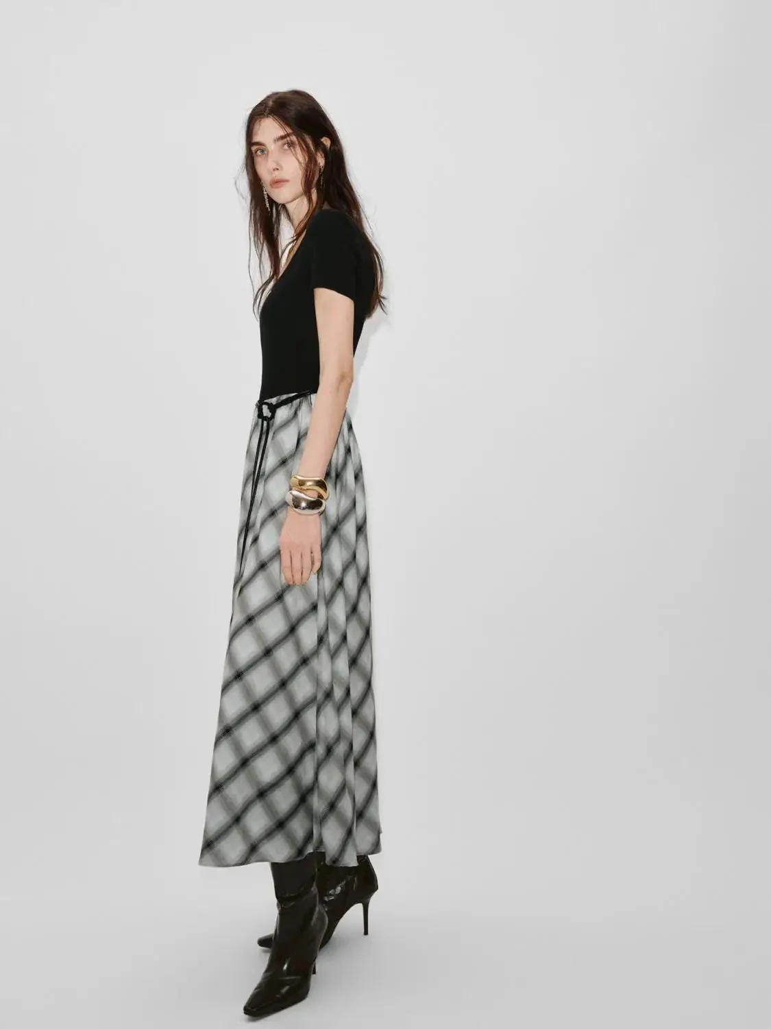 12496-cotton-check-a-line-midi-dress-with-scoop-neck-belt-dresses-5.webp Cotton Check A-Line Midi Dress With Scoop Neck Belt Dresses