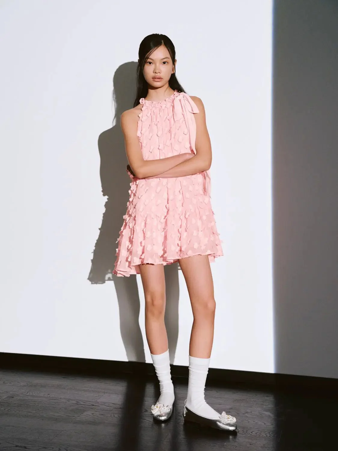 12542-floral-embellished-ruffle-trim-halter-neck-a-line-dress-4.webp Floral Embellished Ruffle Trim Halter Neck A-Line Dress