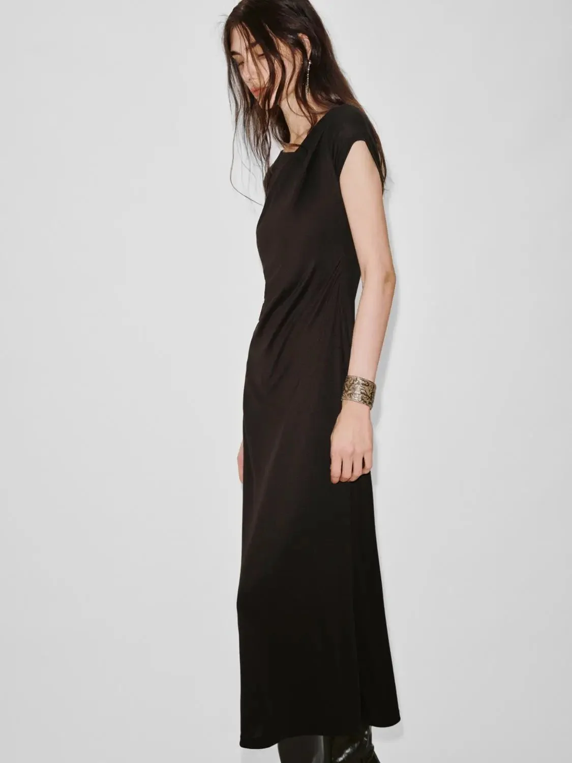 12548-elegant-black-ruched-a-line-midi-dresses-2.webp Elegant Black Ruched A Line Midi Dresses