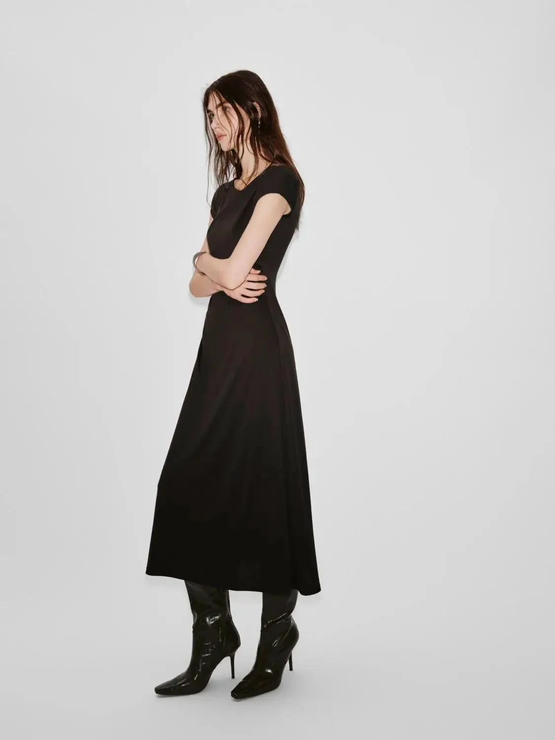 12548-elegant-black-ruched-a-line-midi-dresses-4.webp Elegant Black Ruched A Line Midi Dresses