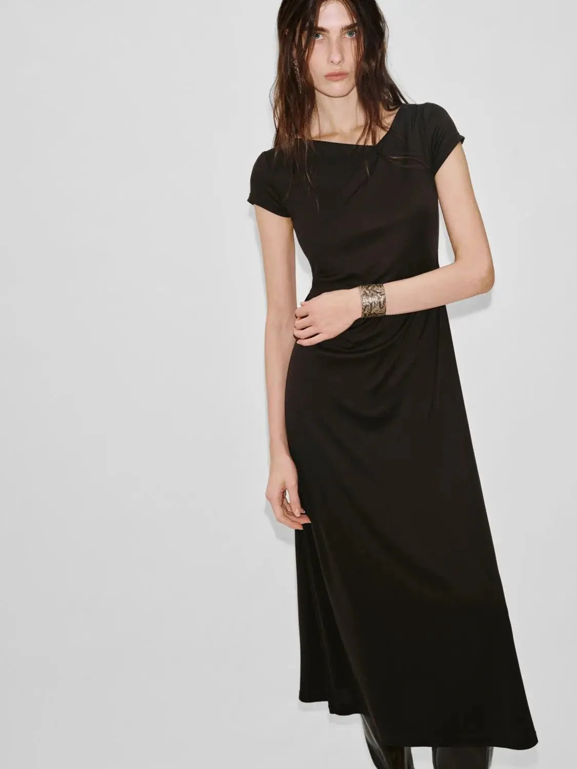 12548-elegant-black-ruched-a-line-midi-dresses-5.webp Elegant Black Ruched A Line Midi Dresses