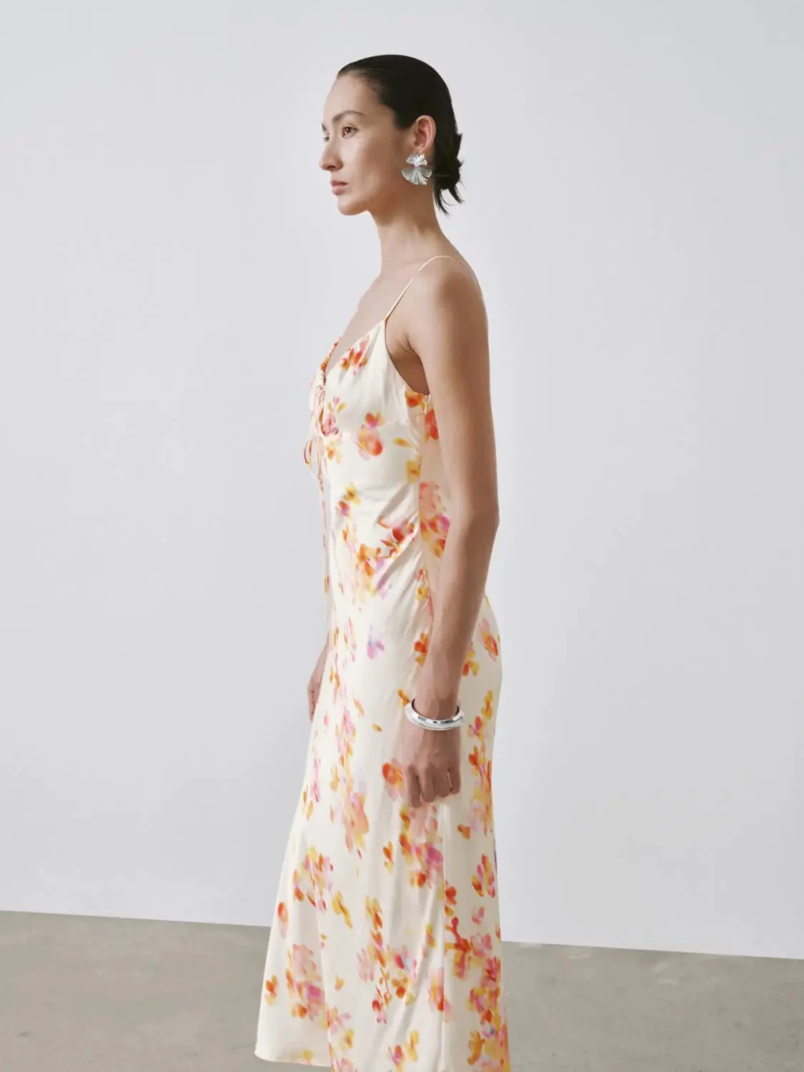 12638-floral-viscose-a-line-strappy-drawstring-midi-dress-2.webp Floral Viscose A Line Strappy Drawstring Midi Dress