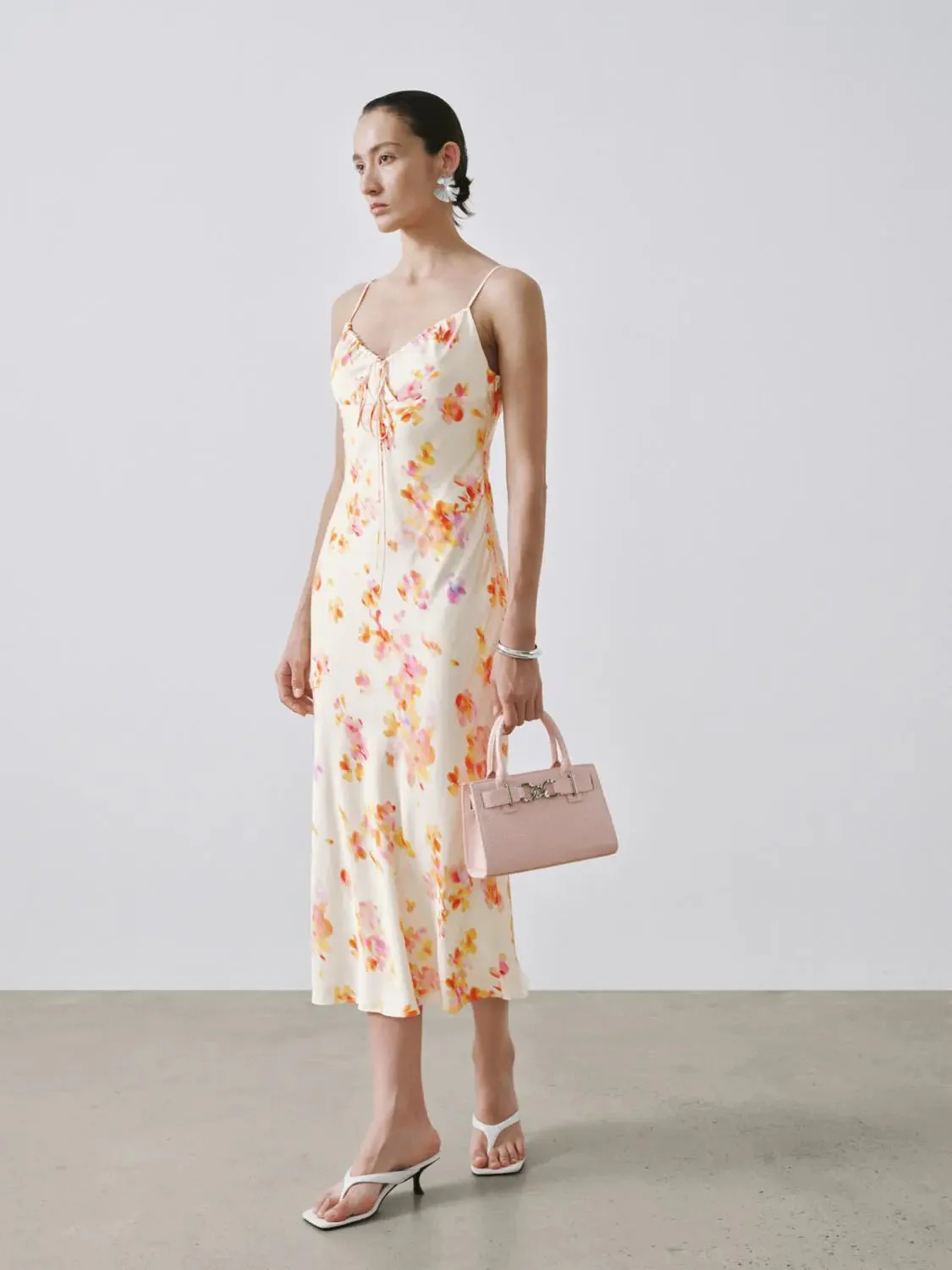 12638-floral-viscose-a-line-strappy-drawstring-midi-dress-5.webp Floral Viscose A Line Strappy Drawstring Midi Dress