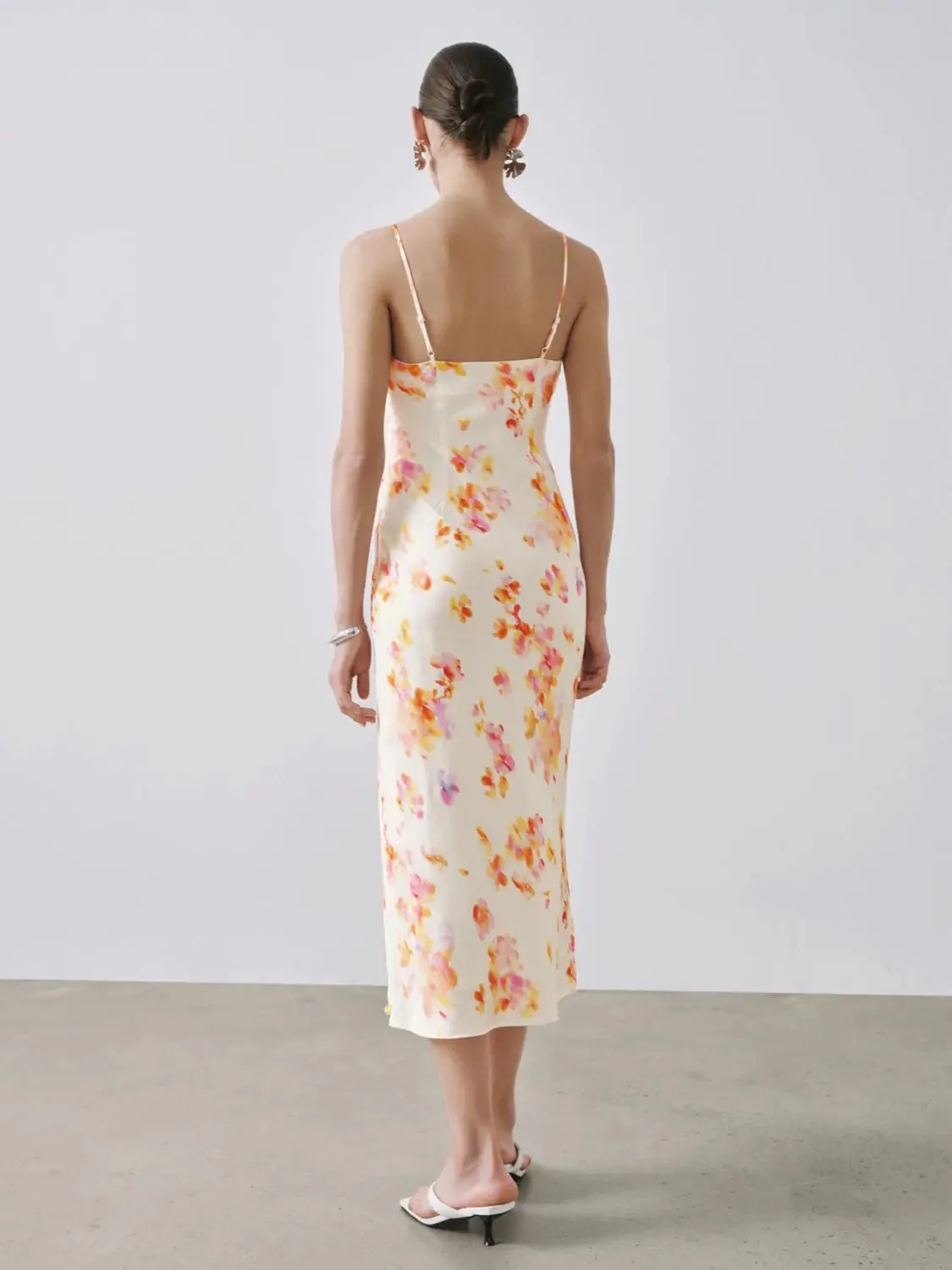 12638-floral-viscose-a-line-strappy-drawstring-midi-dress-6.webp Floral Viscose A Line Strappy Drawstring Midi Dress