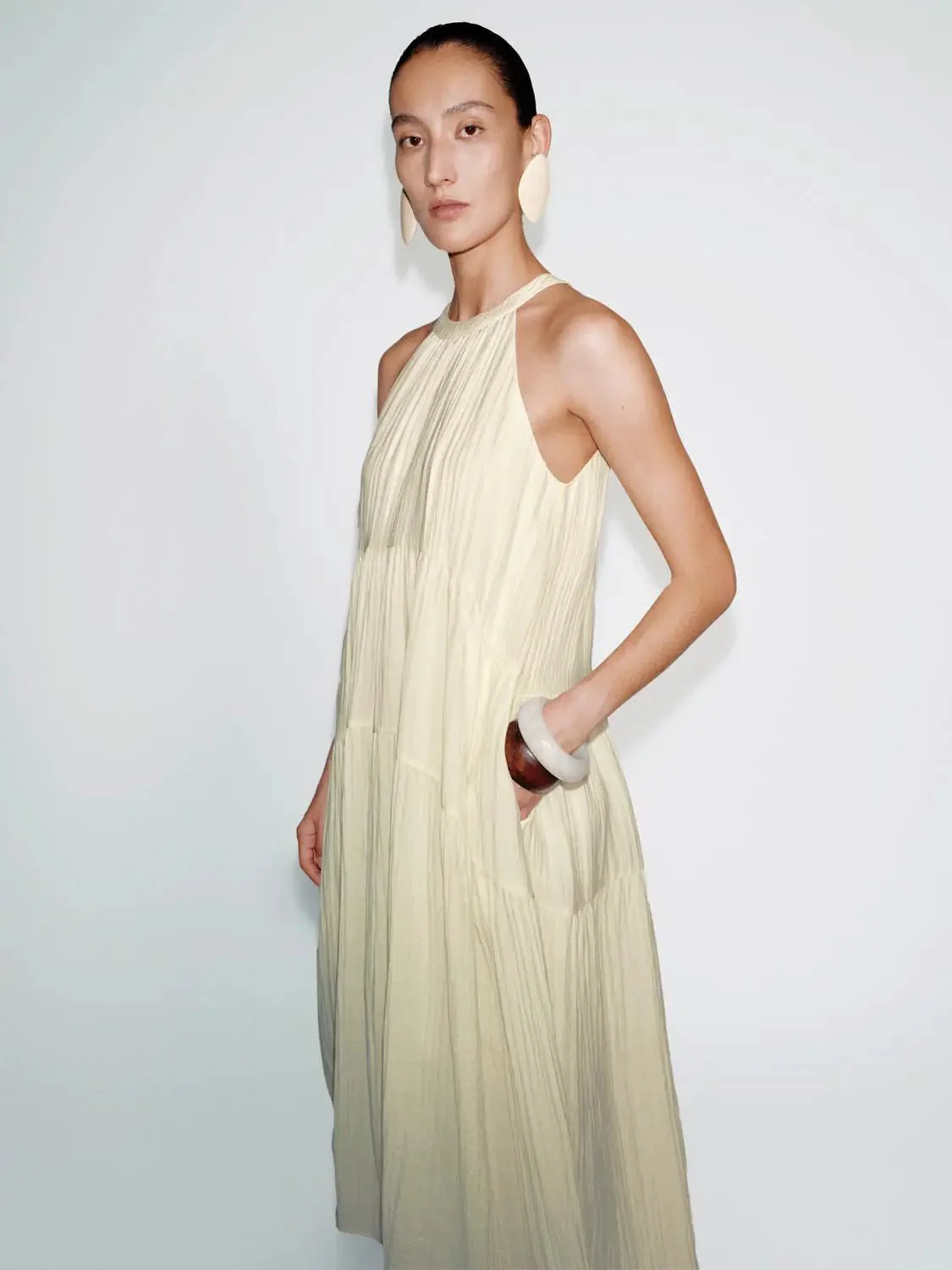 12650-halter-neck-tiered-a-line-elegant-viscose-blend-midi-dress-10.webp Halter Neck Tiered A Line Elegant Viscose Blend Midi Dress